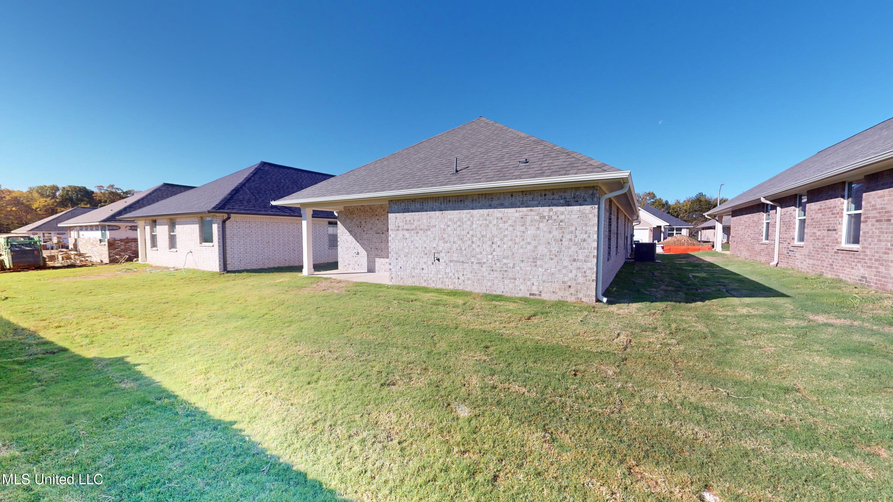 7902 Gardendale Drive, Olive Branch, Mississippi image 23