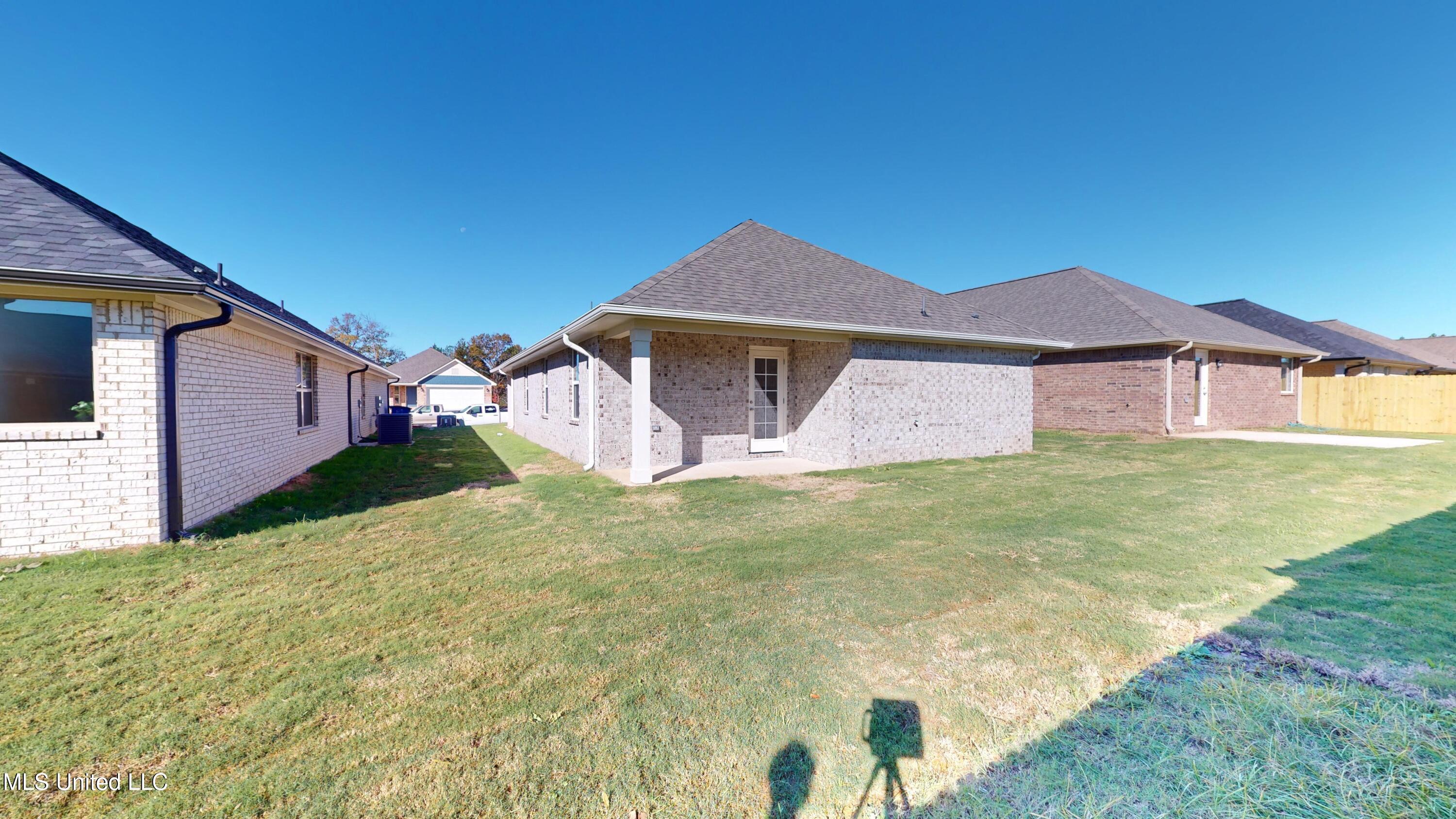 7902 Gardendale Drive, Olive Branch, Mississippi image 24