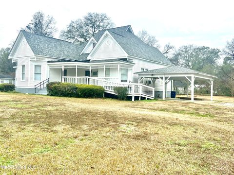 Homes For Sale - 203 S Binford Avenue<br/> Montgomery County, Duck Hill, MS 38925