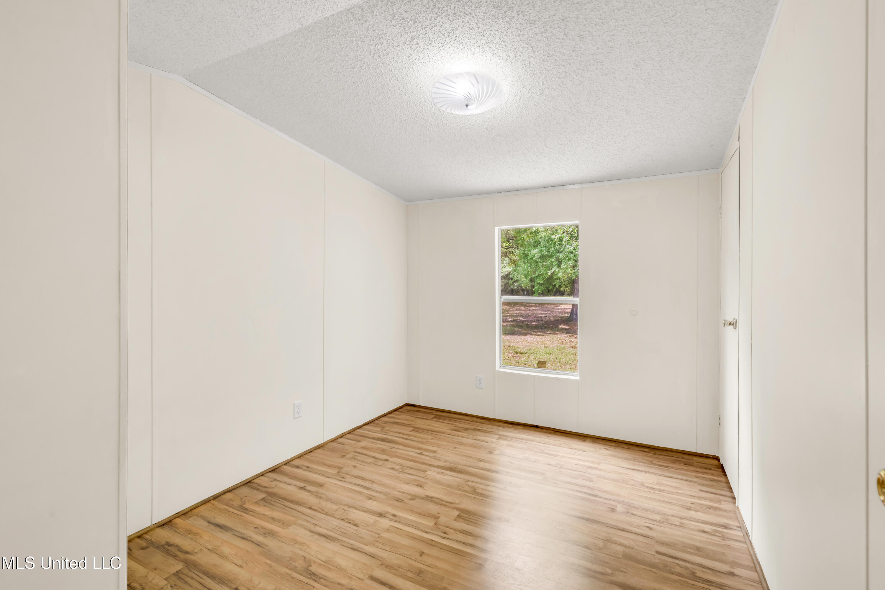 11300 Max Bryant Road, Moss Point, Mississippi image 40