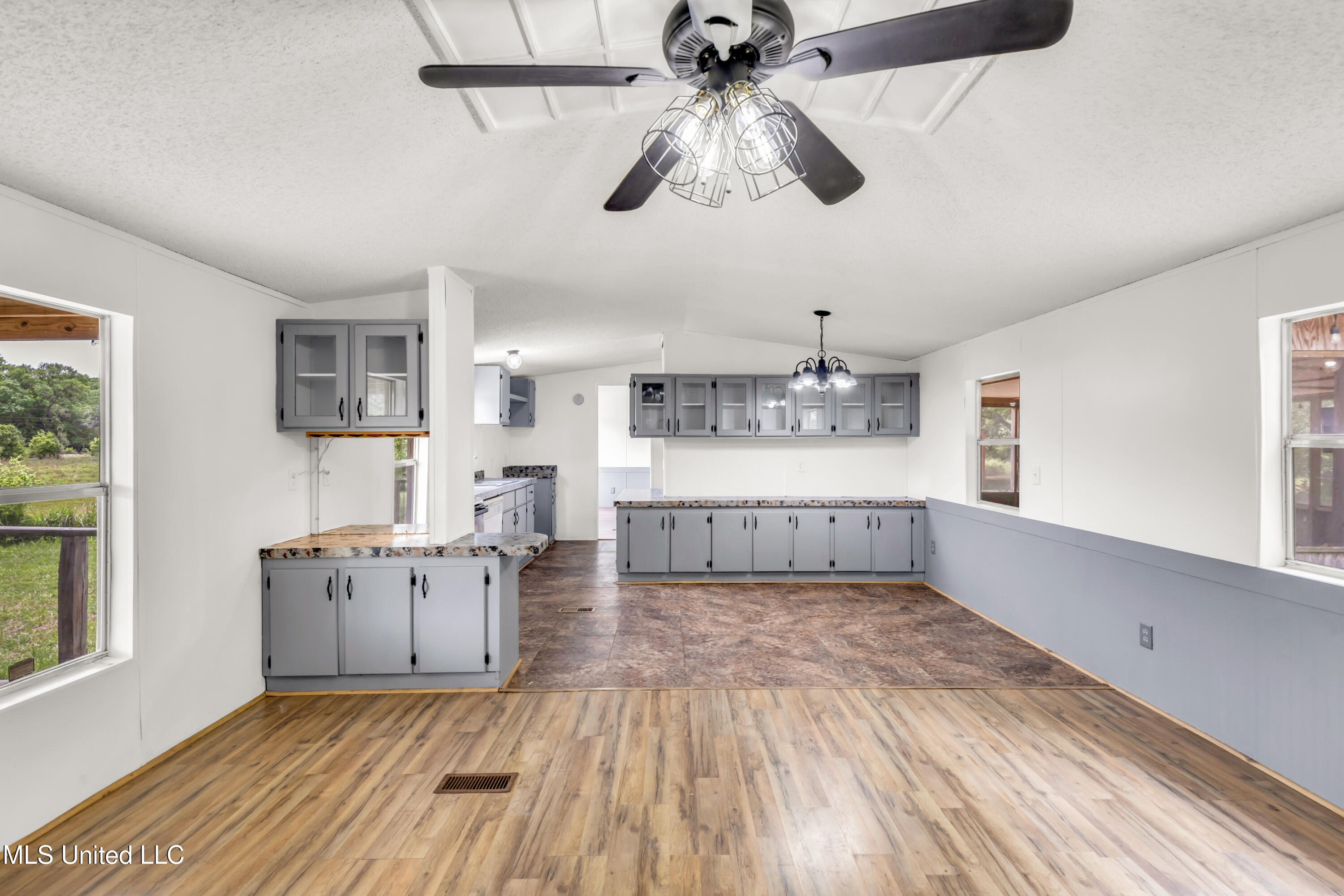 11300 Max Bryant Road, Moss Point, Mississippi image 28