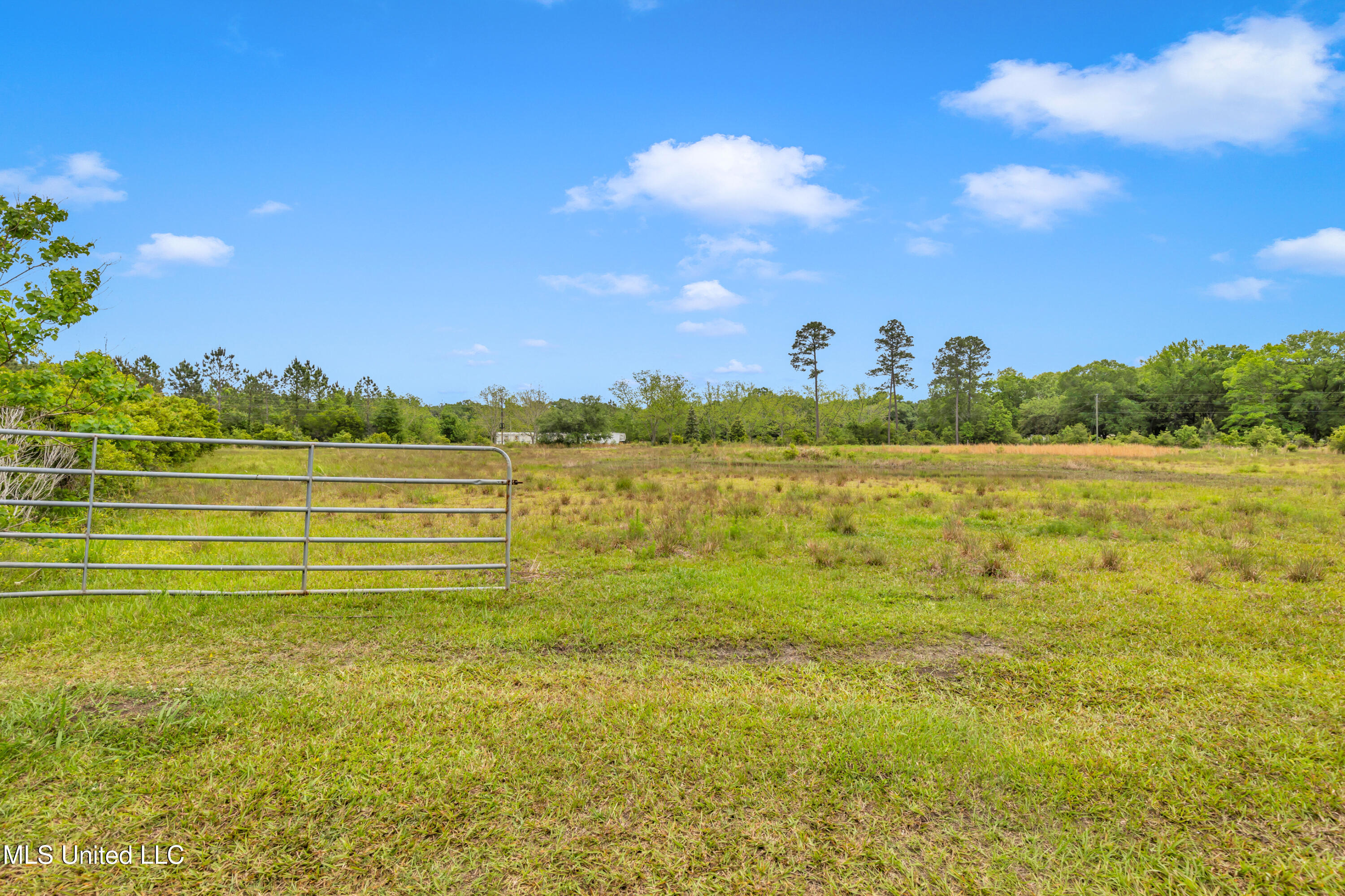 11300 Max Bryant Road, Moss Point, Mississippi image 4
