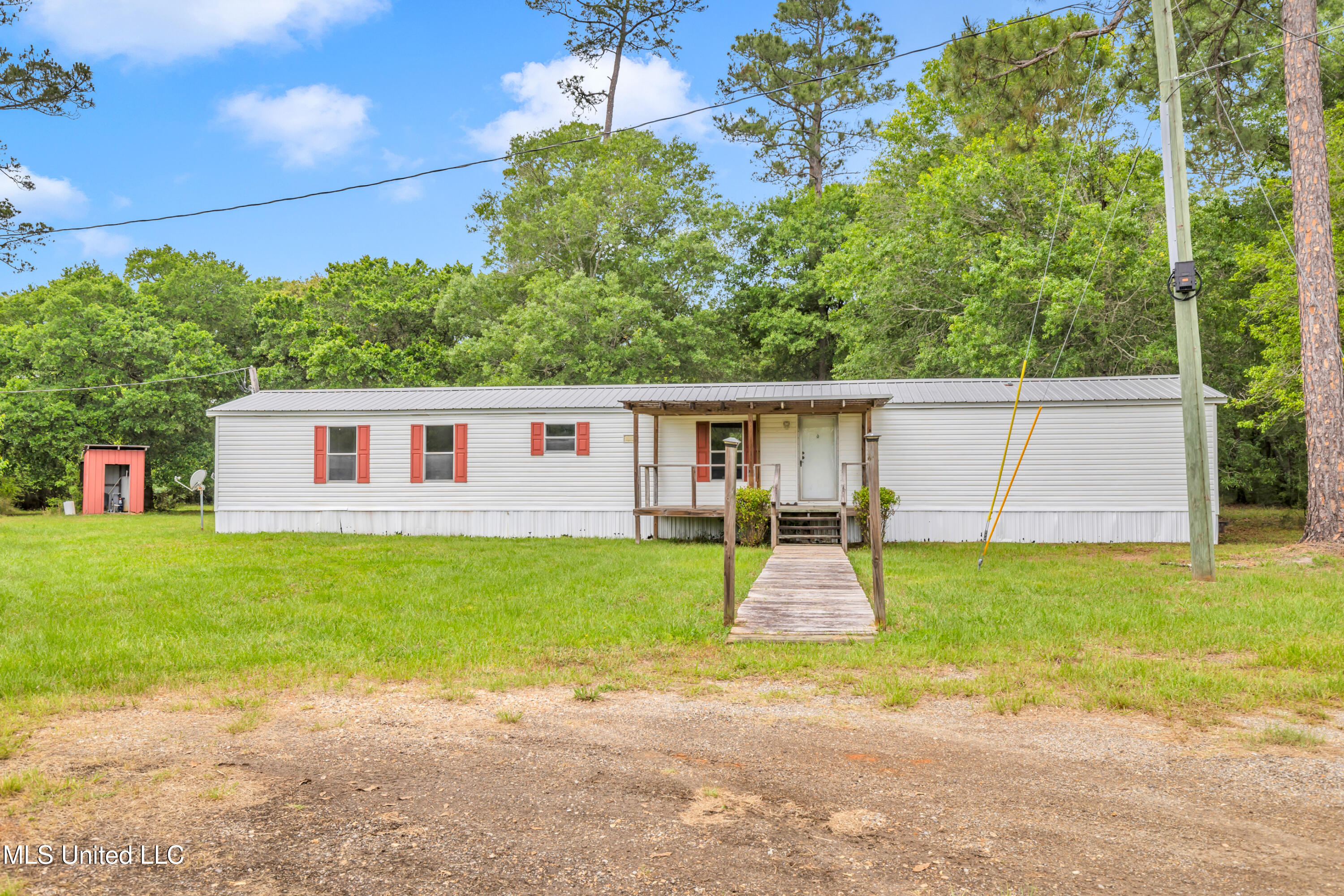 11300 Max Bryant Road, Moss Point, Mississippi image 1