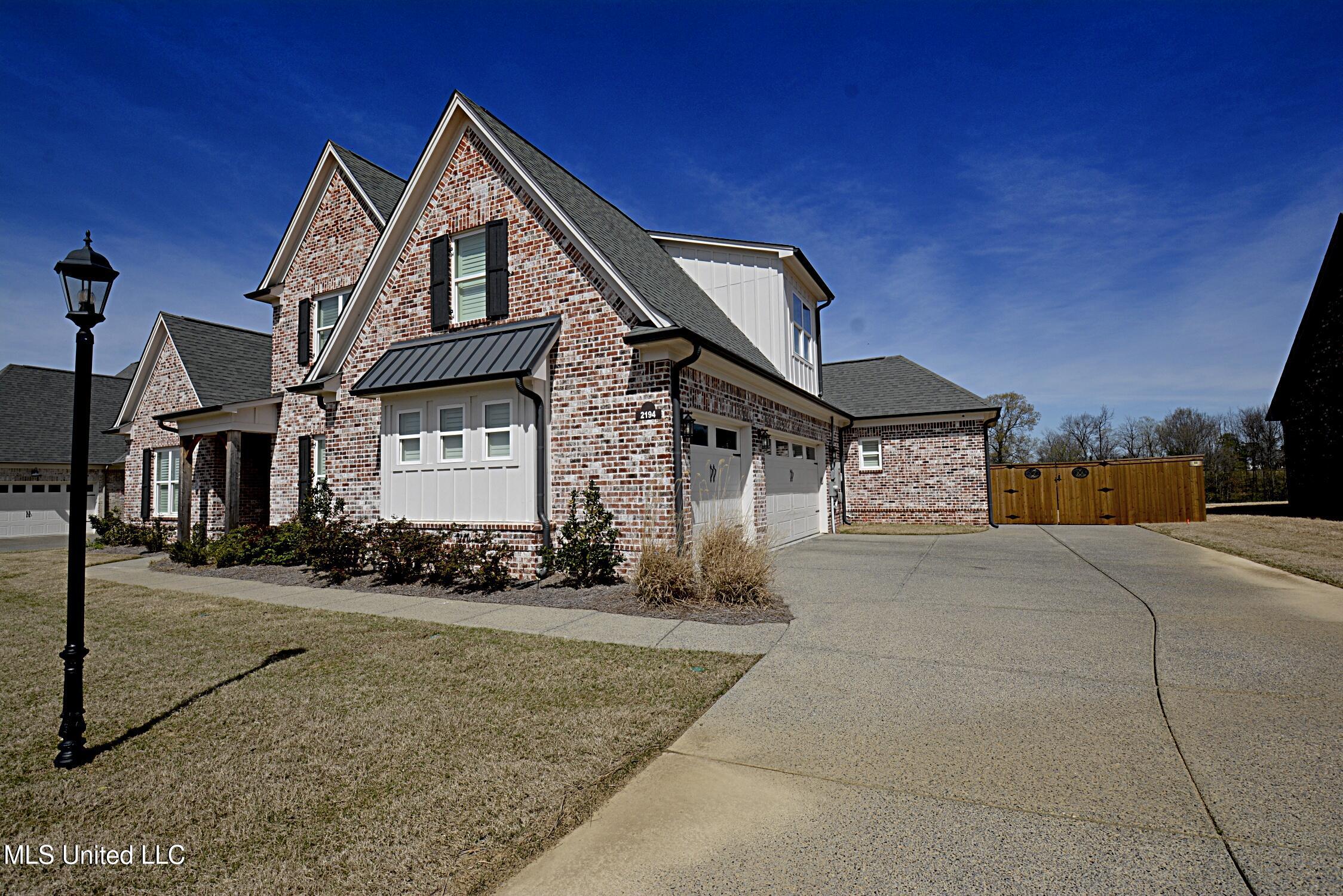 2194 Livingston Way, Hernando, Mississippi image 2