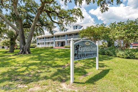 Condominium in Biloxi MS 1282 Beach Boulevard.jpg