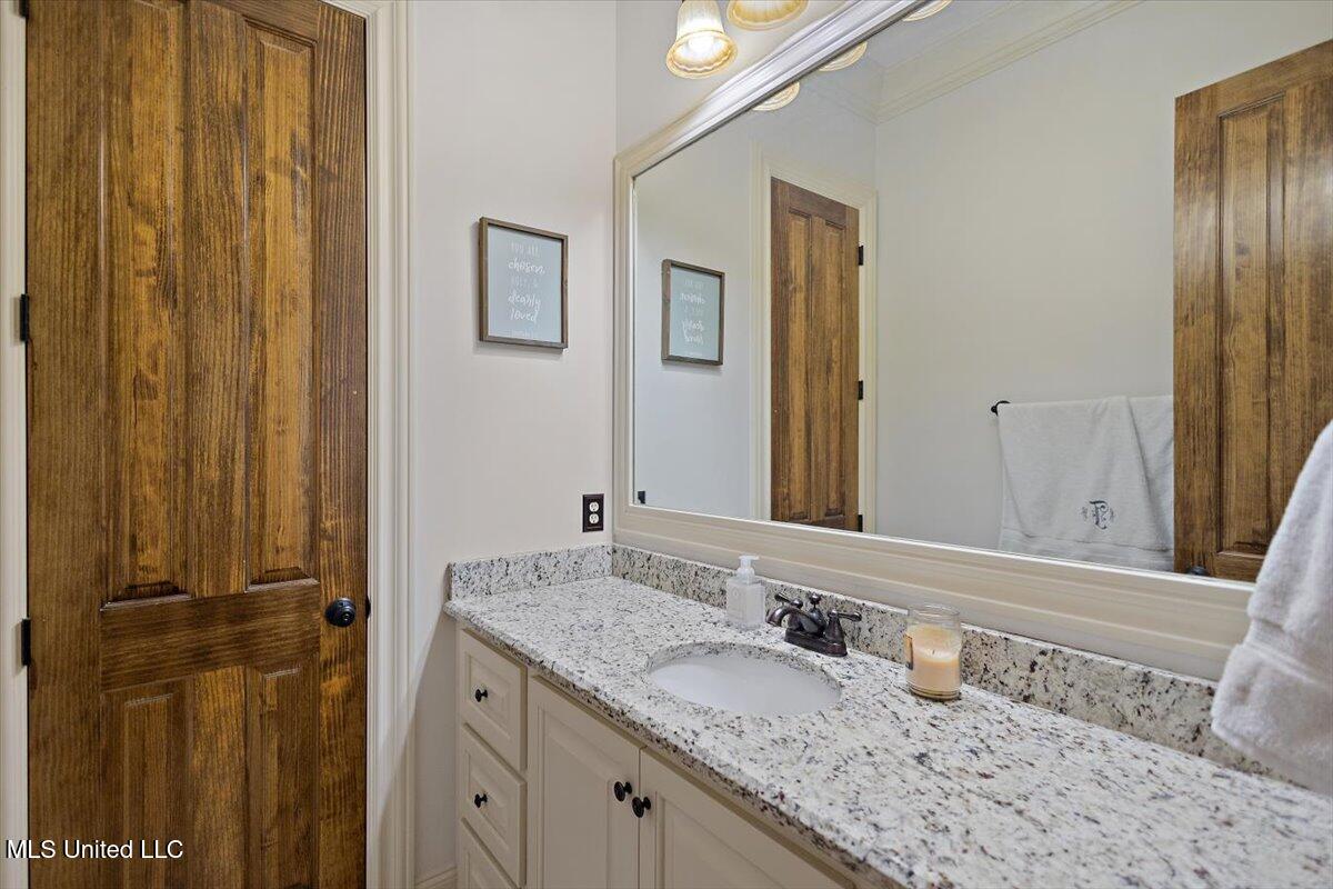 120 Lake Village Drive, Madison, Mississippi image 35