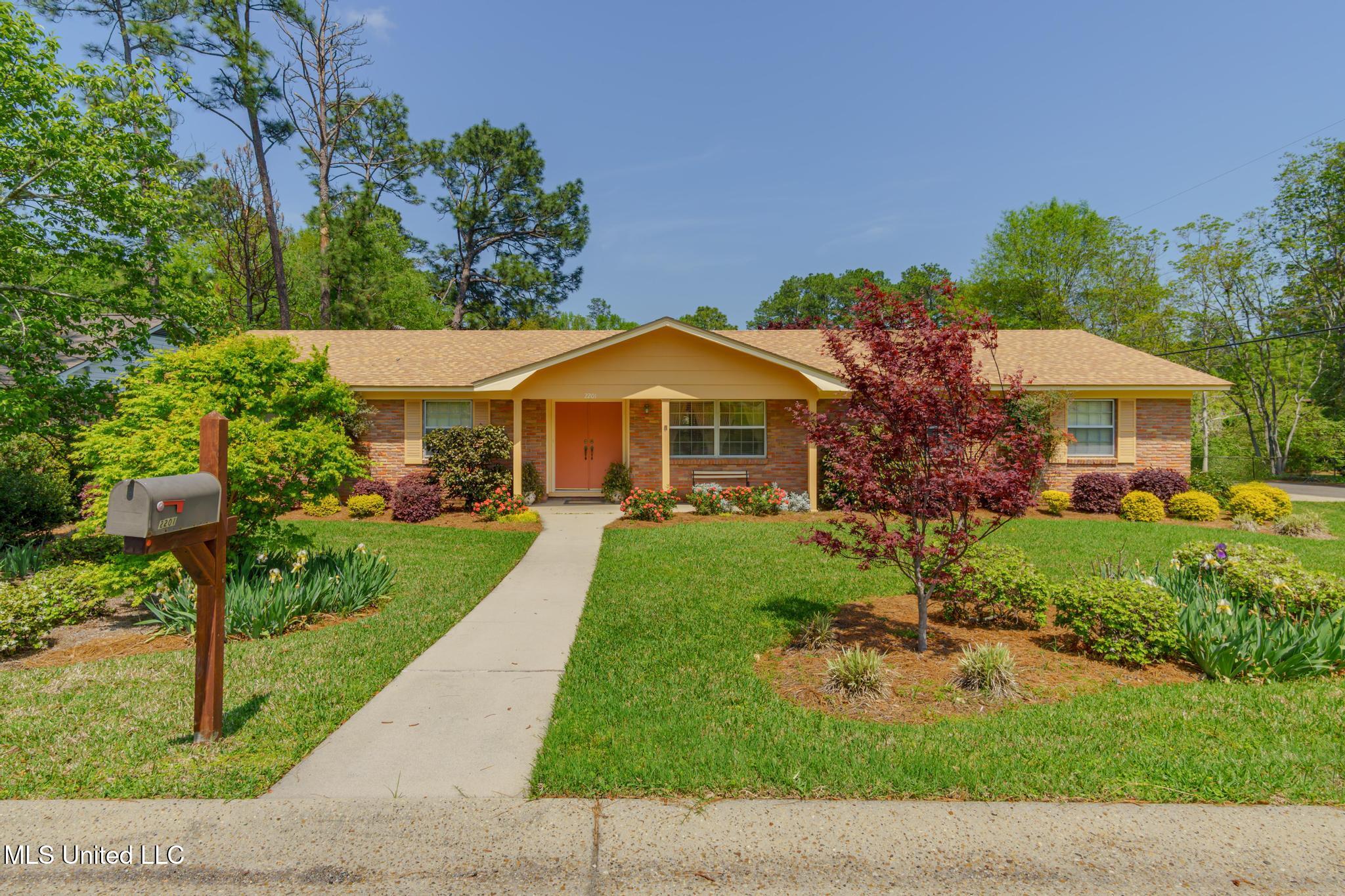 2201 Mcinnis Street, Hattiesburg, Mississippi image 1