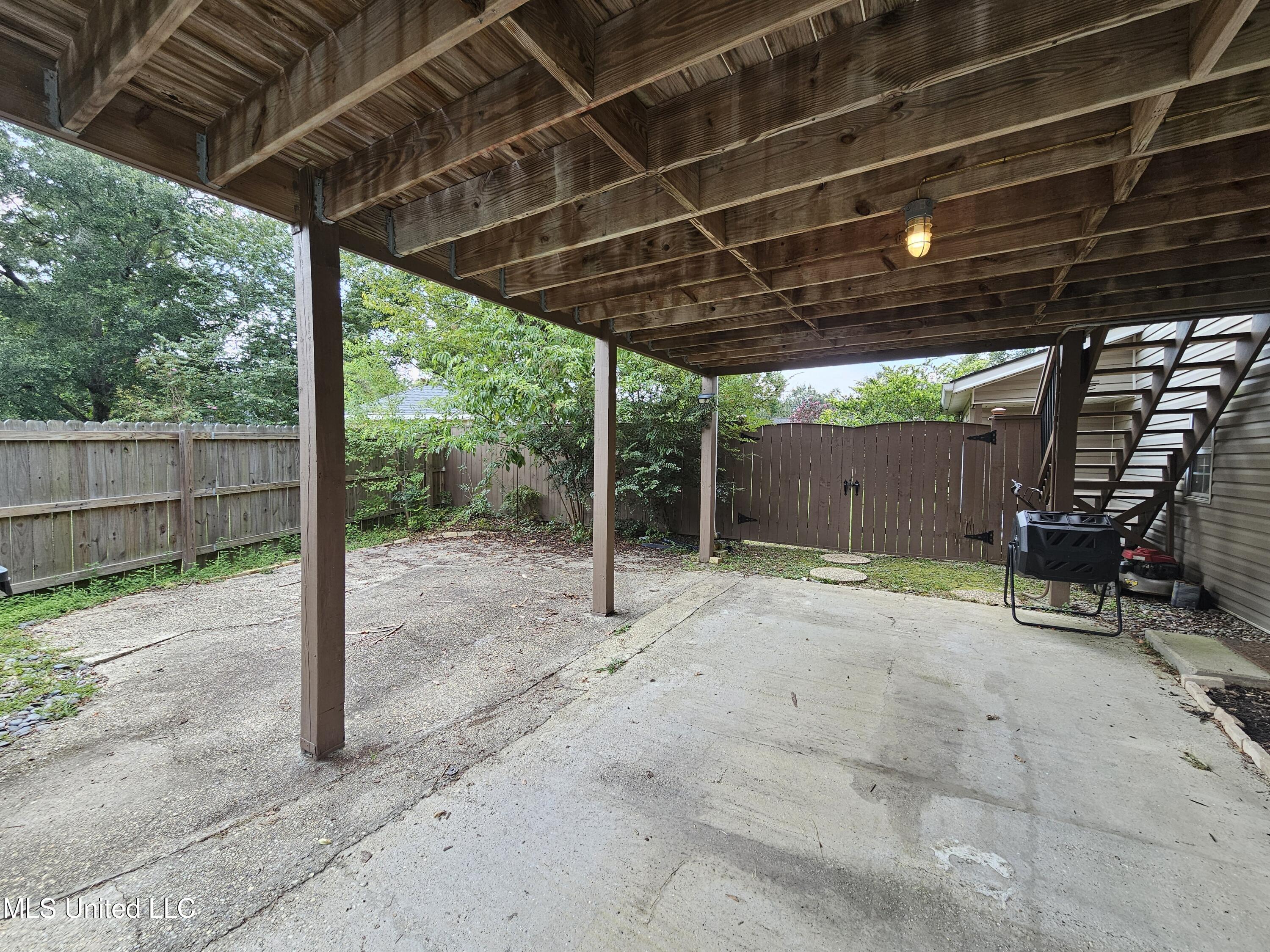 906 W Lakeshore Drive, Carriere, Mississippi image 26