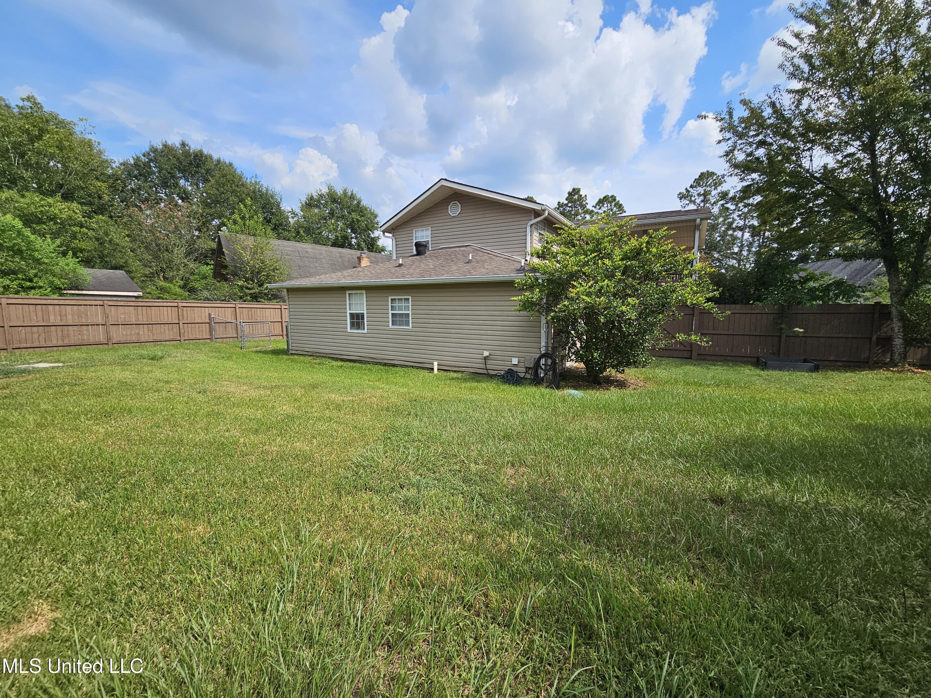 906 W Lakeshore Drive, Carriere, Mississippi image 22