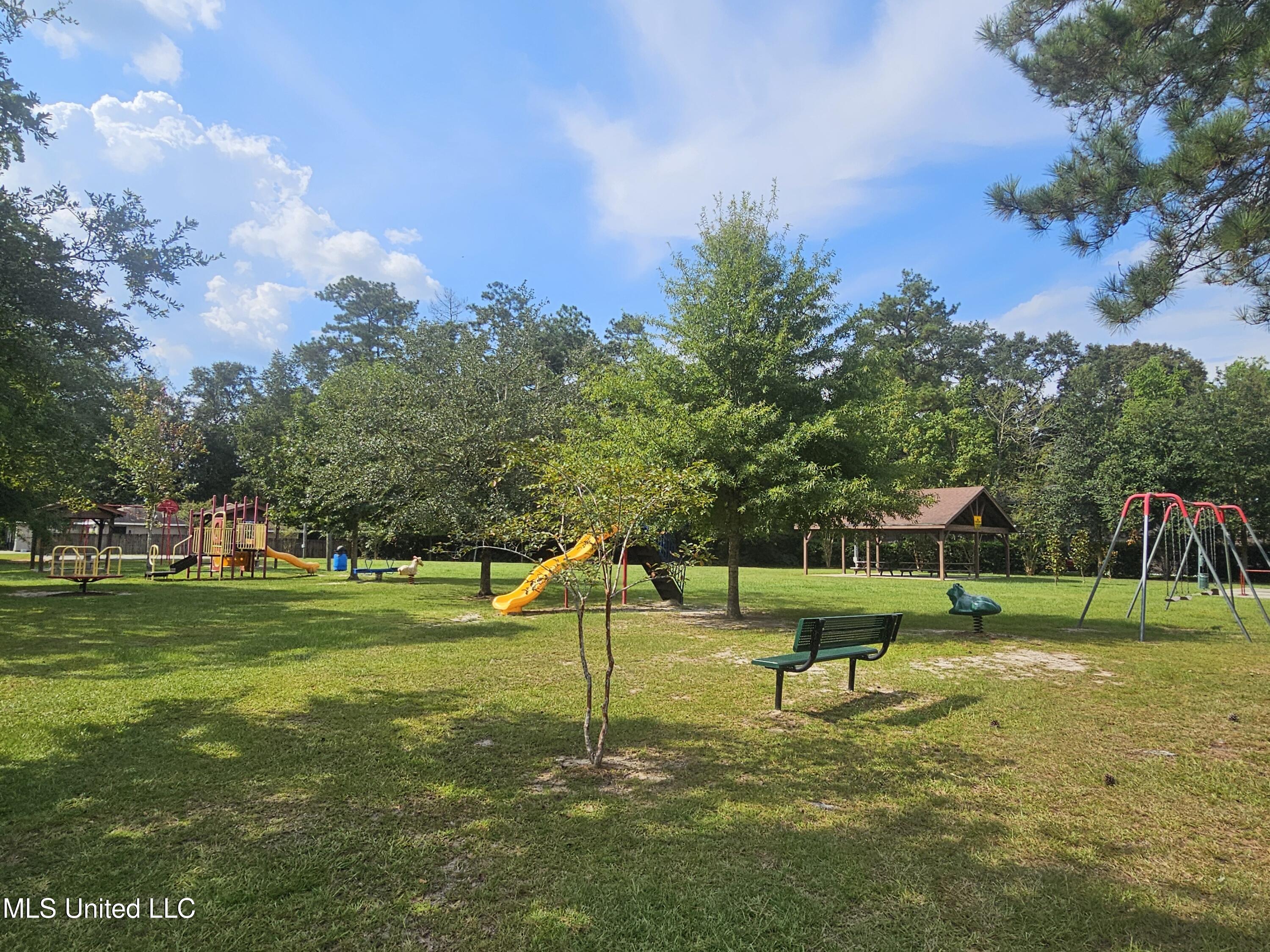 906 W Lakeshore Drive, Carriere, Mississippi image 29