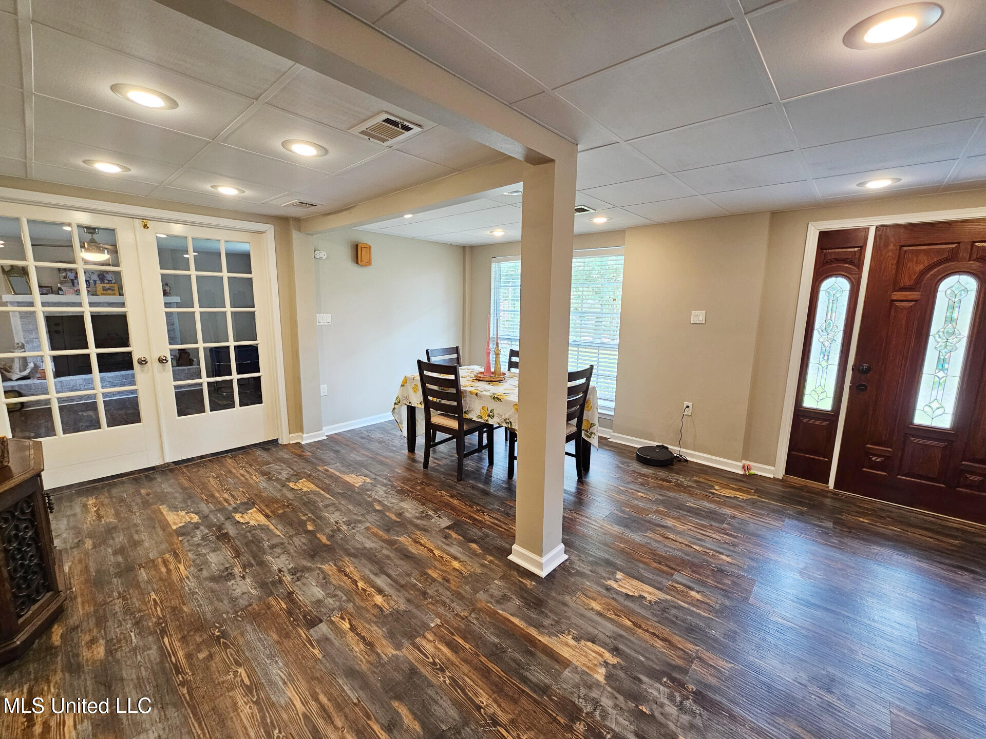 906 W Lakeshore Drive, Carriere, Mississippi image 5