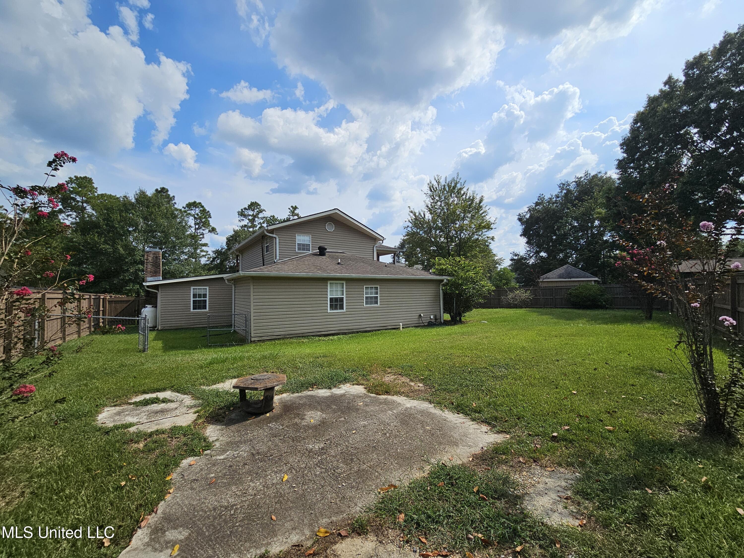 906 W Lakeshore Drive, Carriere, Mississippi image 20