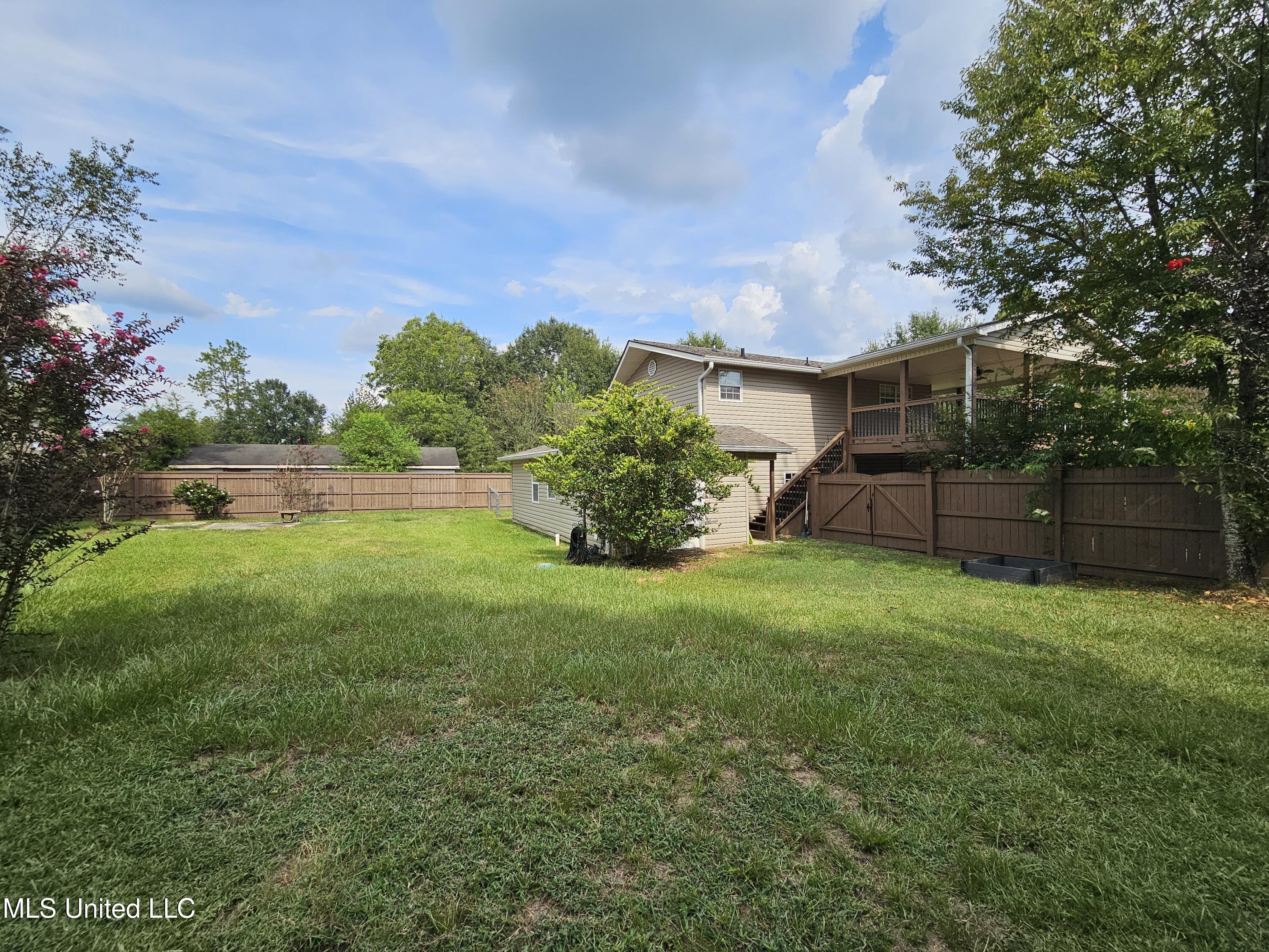 906 W Lakeshore Drive, Carriere, Mississippi image 21