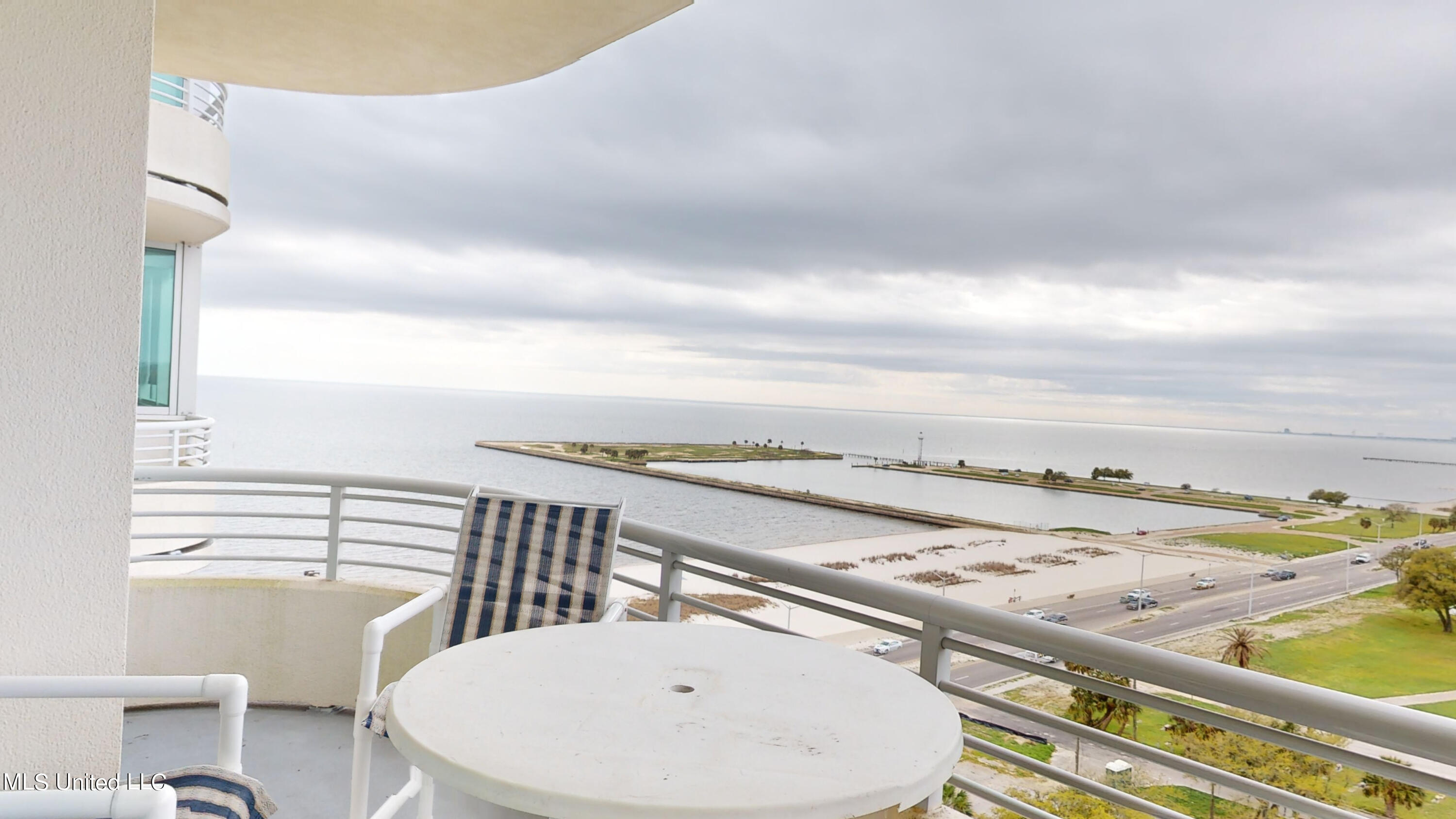 2060 Beach Boulevard #902, Biloxi, Mississippi image 12