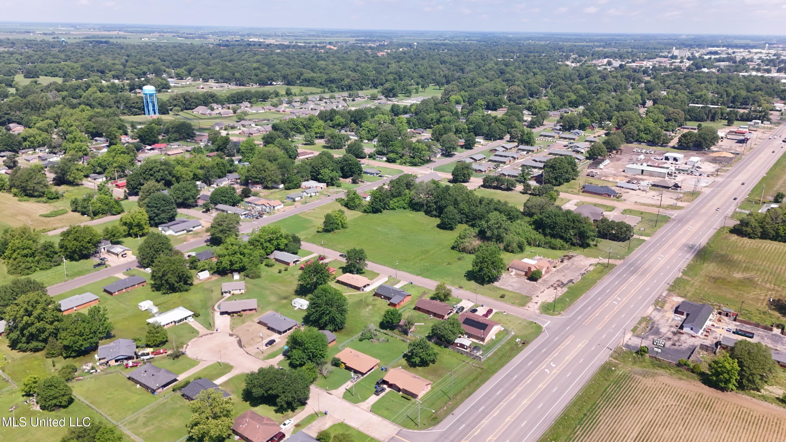 Delta Street, Cleveland, Mississippi image 4