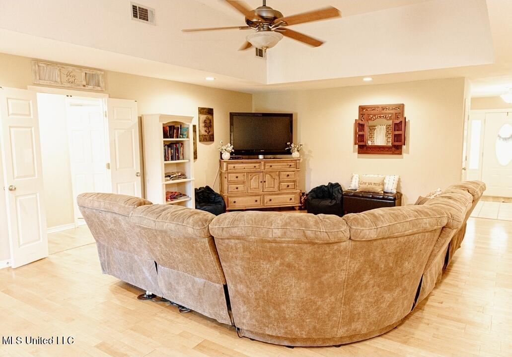 2208 Highland Drive, Gautier, Mississippi image 5