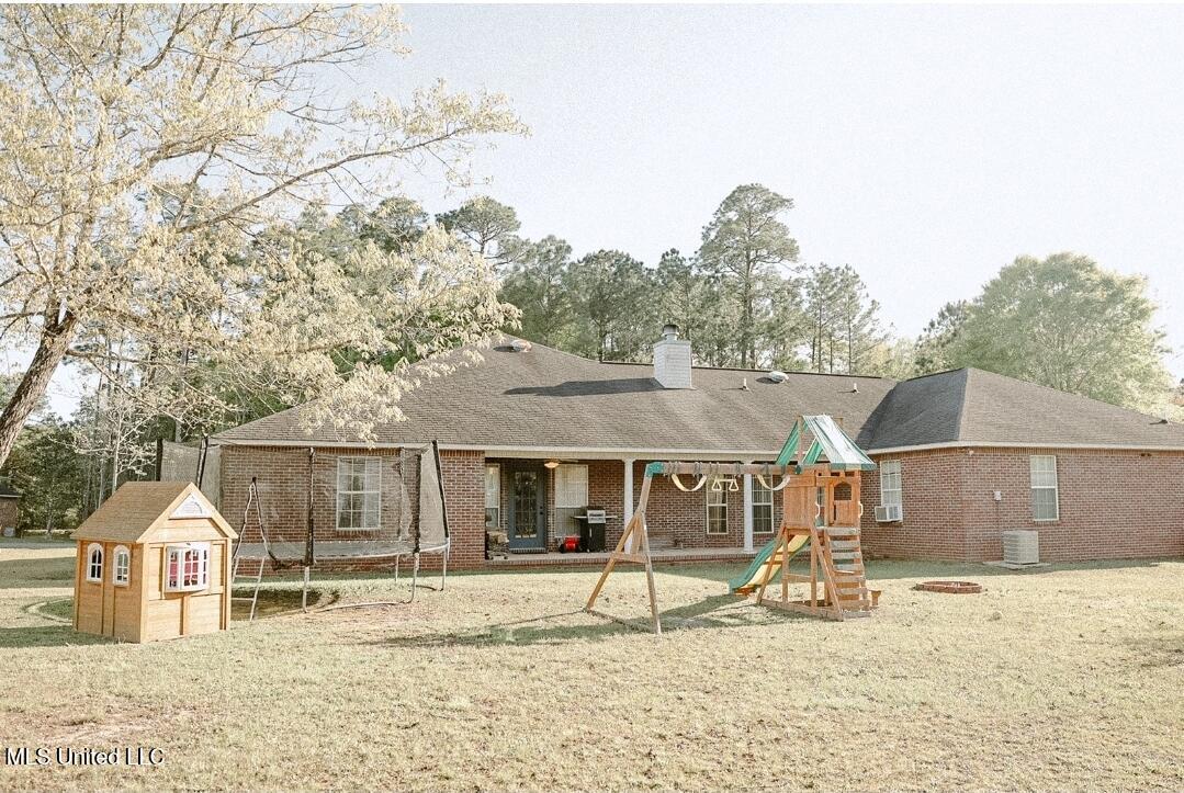 2208 Highland Drive, Gautier, Mississippi image 3