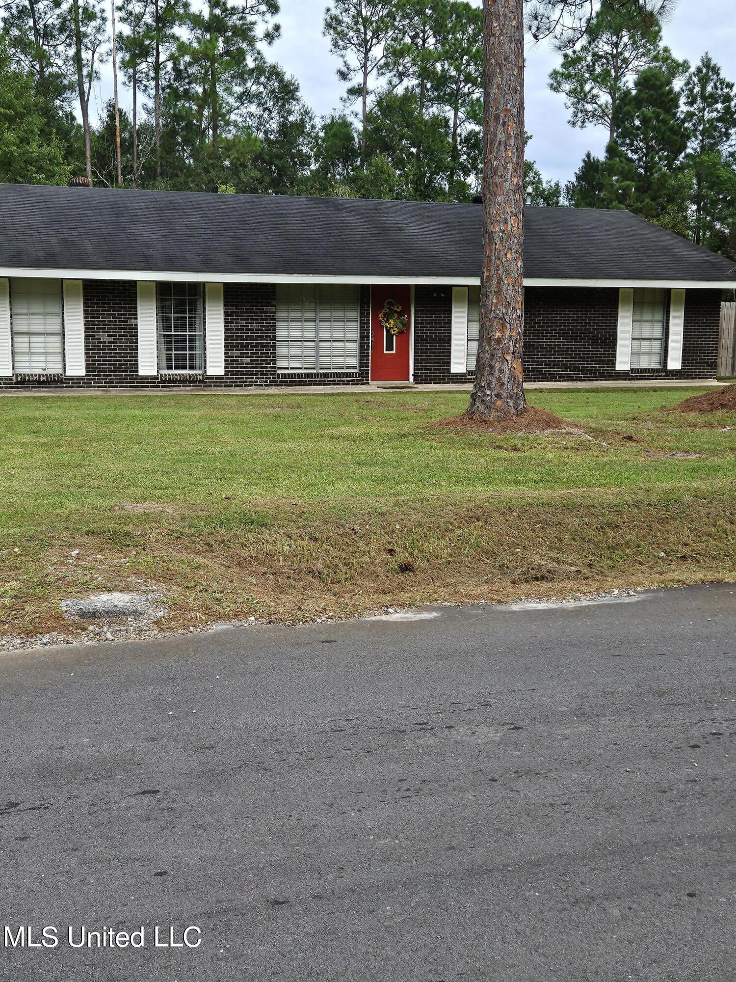 9004 Franklin Creek Road, Moss Point, Mississippi image 1