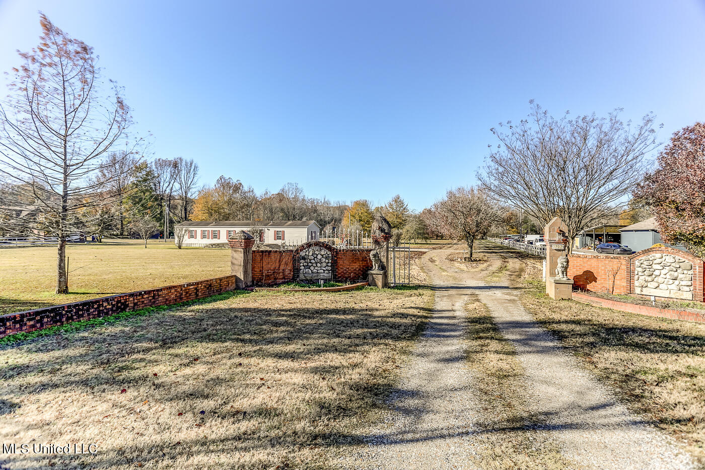 2967 N Red Banks Road, Byhalia, Mississippi image 1