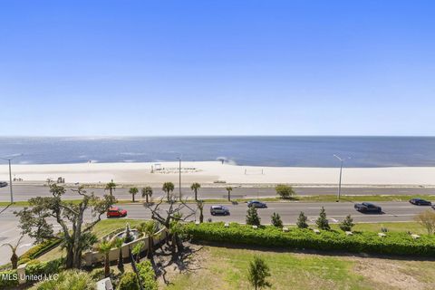 Condominium in Biloxi MS 2668 Beach Boulevard.jpg