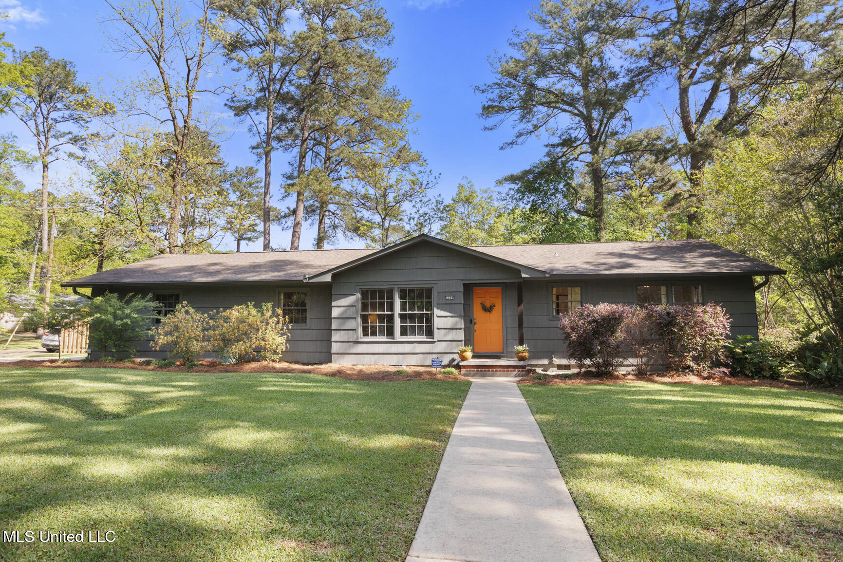 2206 E E Northside Dr Drive, Jackson, Mississippi image 2