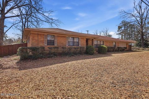 Homes For Sale - 621 Middleton Road<br/> Winona, MS 38967