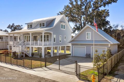 Single Family Residence in Biloxi MS 107 Keller & Beach Avenue.jpg