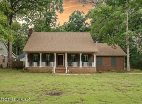Homes For Sale - 4040 Windermere Drive<br/> Desoto County, Nesbit, MS 38651