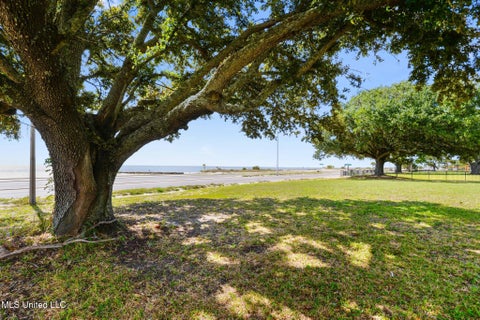 Vacant Land For Sale - 1552 Beach Boulevard<br/> Biloxi, MS 39530