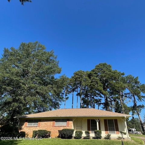 Homes For Sale - 125 Wingfield Court<br/> Jackson, MS 39204