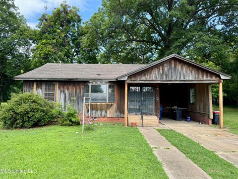 Townhouse For Sale - 221 N Third Avenue<br/> Cleveland, MS 38732