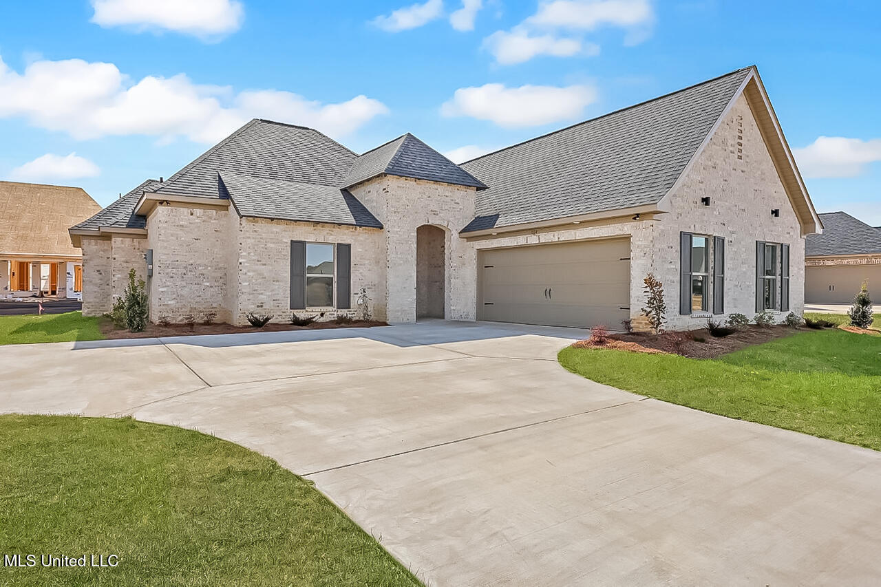 1014 Kensington Drive, Flowood, Mississippi image 2
