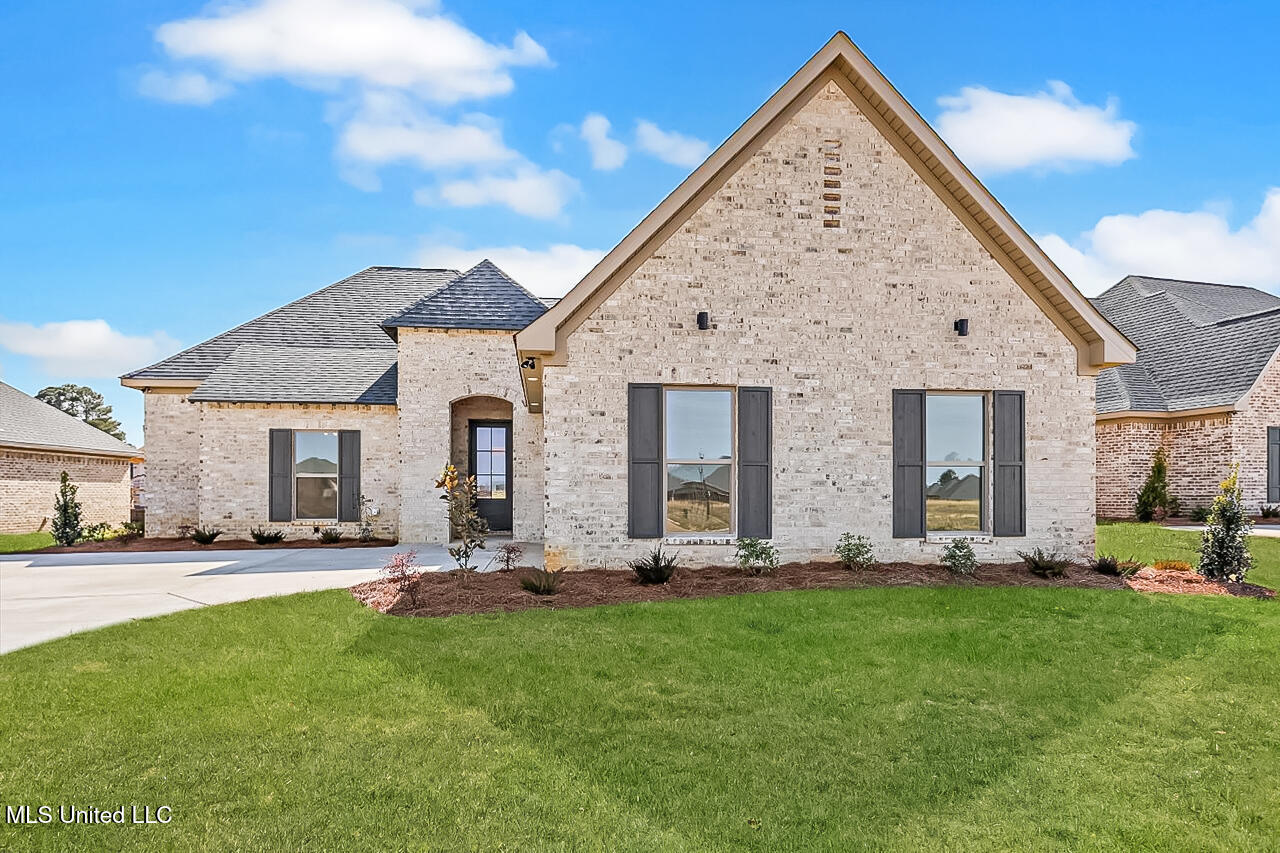 1014 Kensington Drive, Flowood, Mississippi image 1