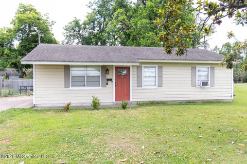 Homes For Sale - 707 Cherokee Road<br/> Leflore County, Greenwood, MS 38930