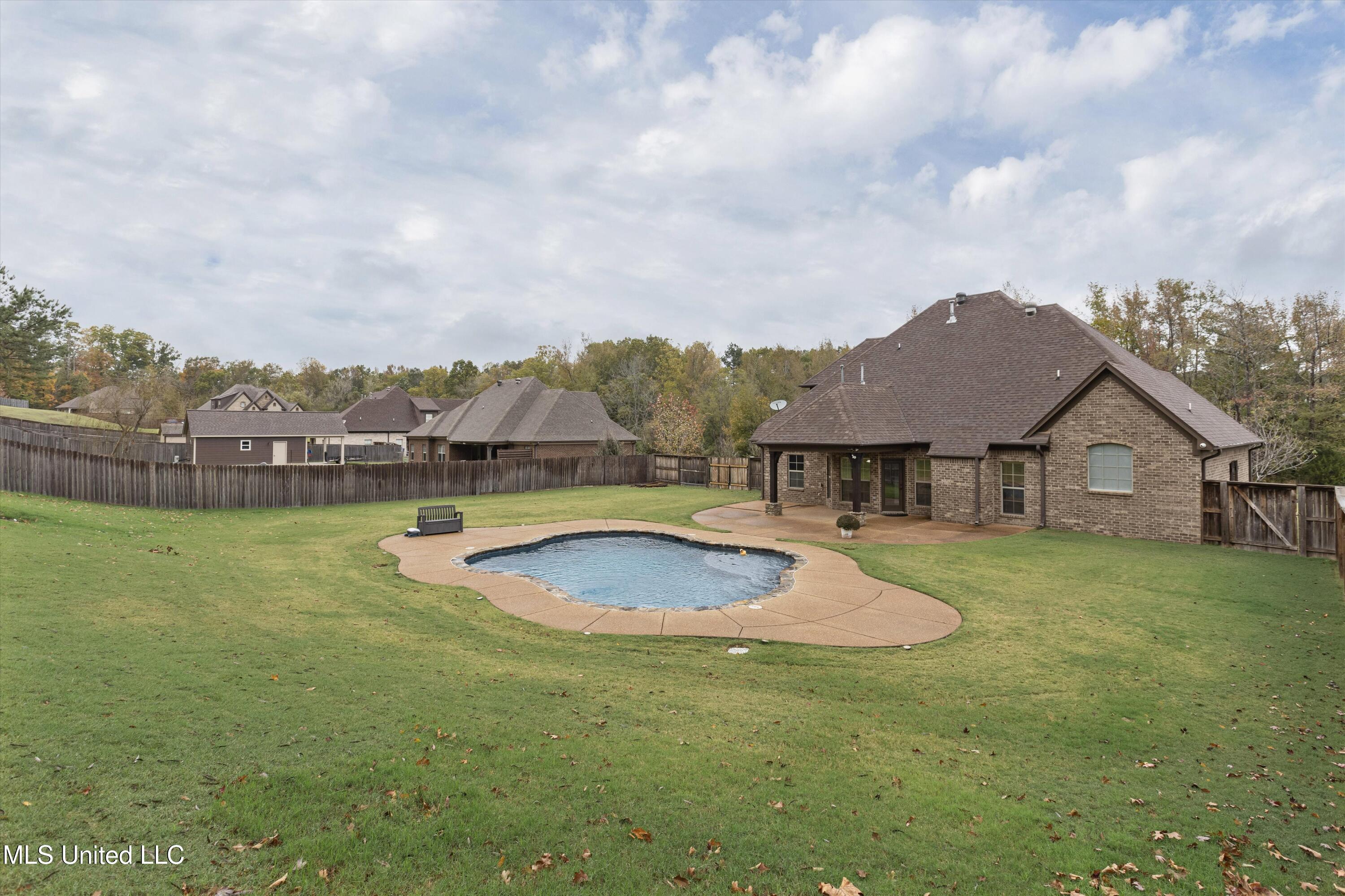 9879 Cypress Hollow Drive, Olive Branch, Mississippi image 27