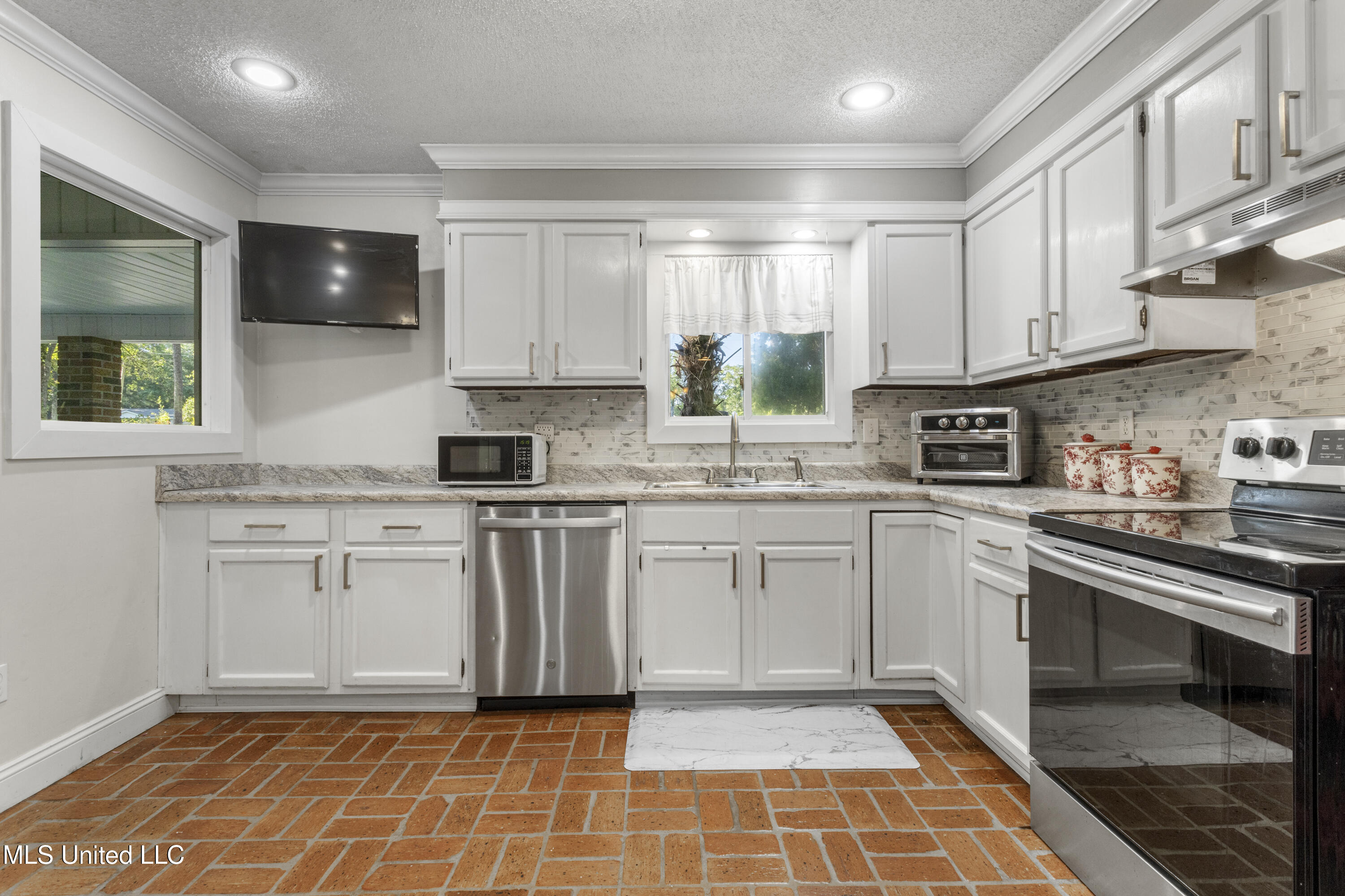 18517 George Cumbest Road, Moss Point, Mississippi image 18