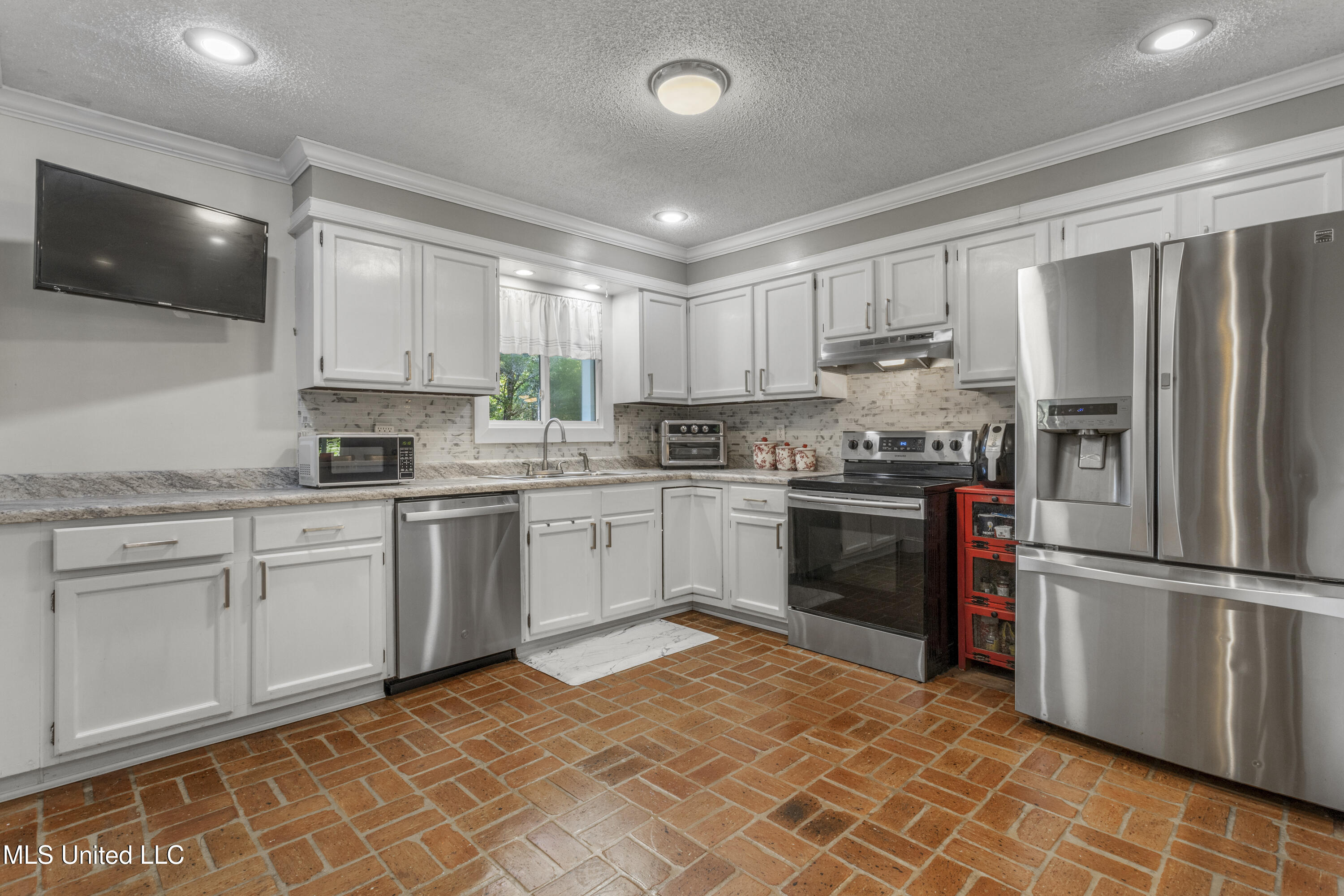18517 George Cumbest Road, Moss Point, Mississippi image 16