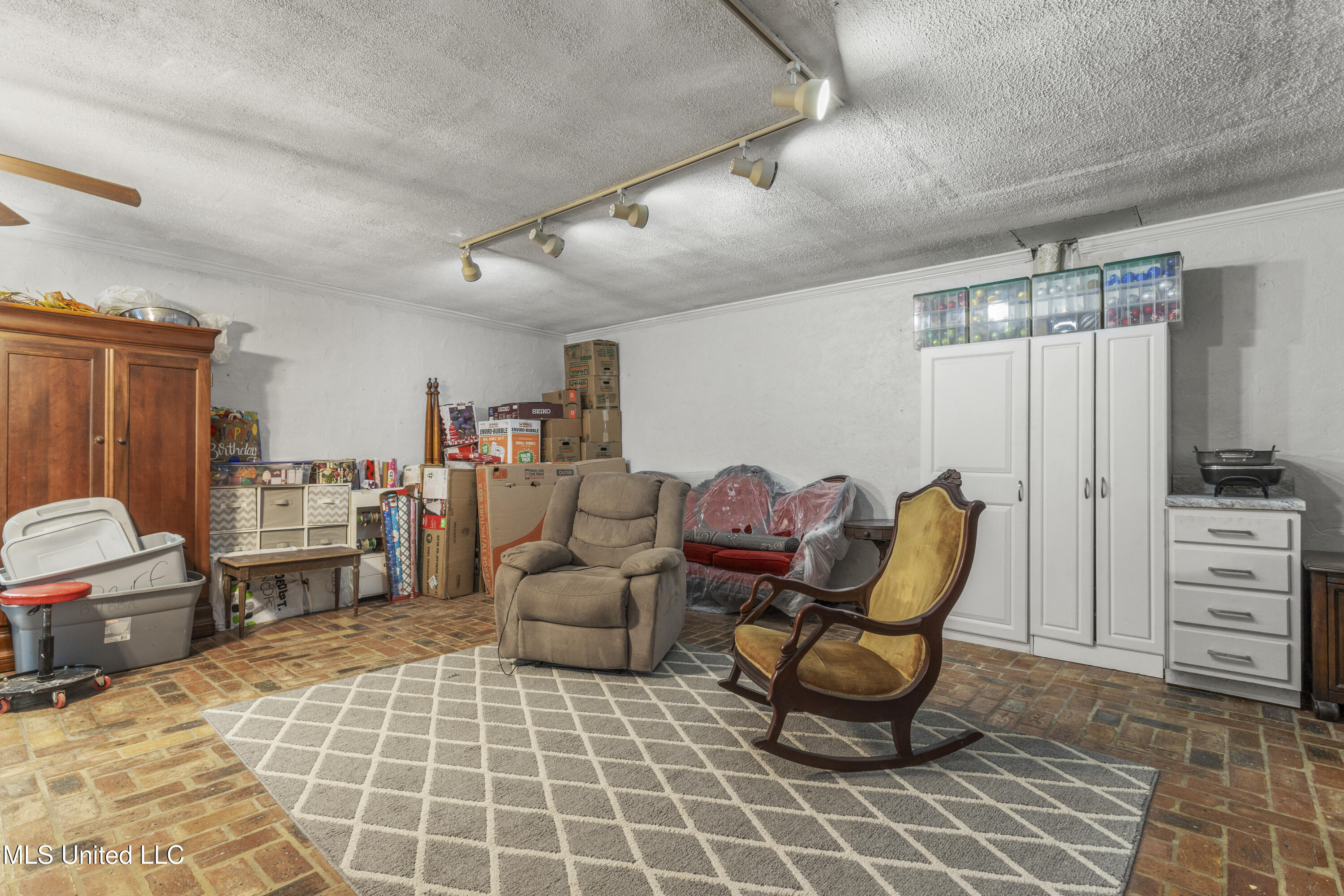 18517 George Cumbest Road, Moss Point, Mississippi image 35
