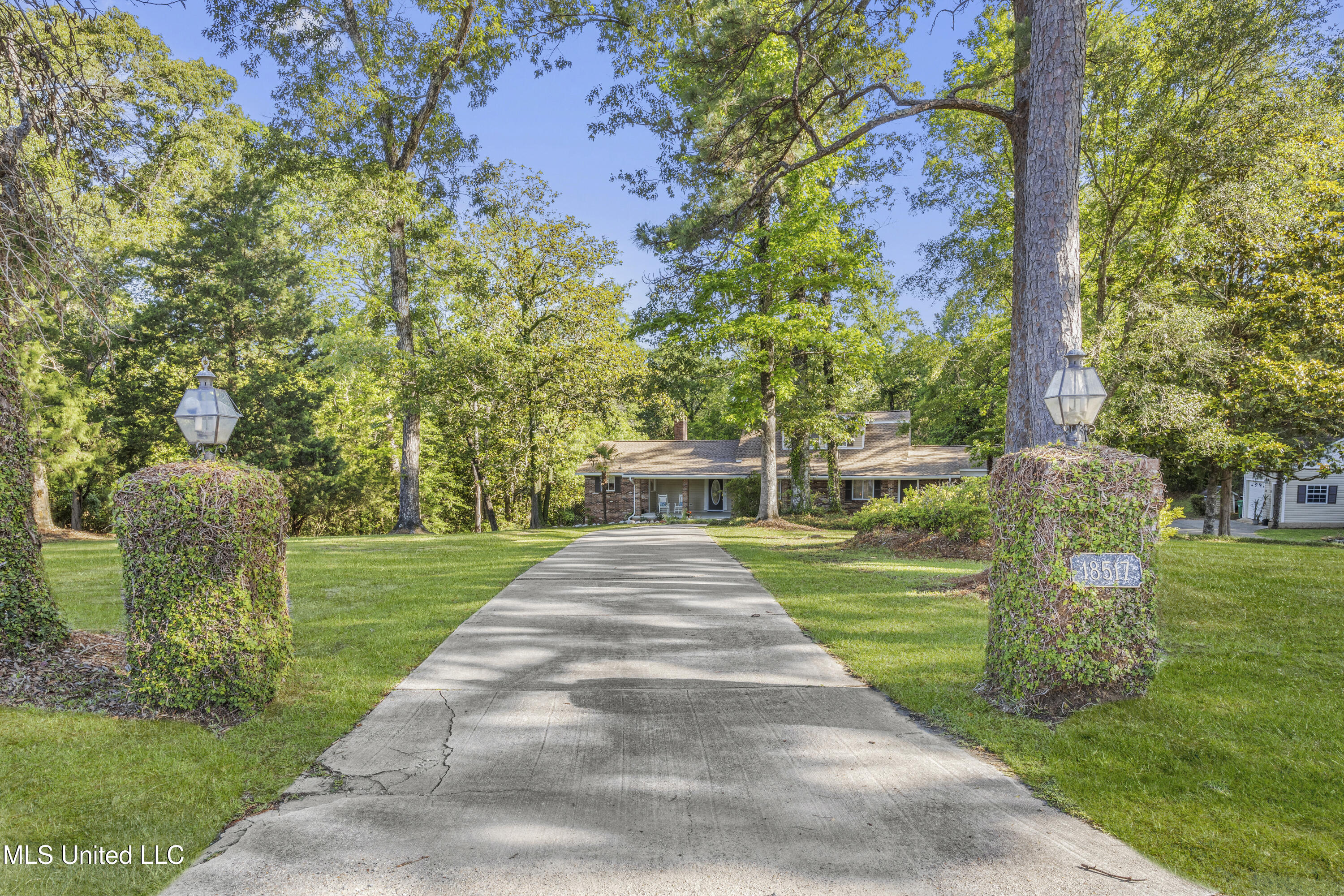 18517 George Cumbest Road, Moss Point, Mississippi image 3