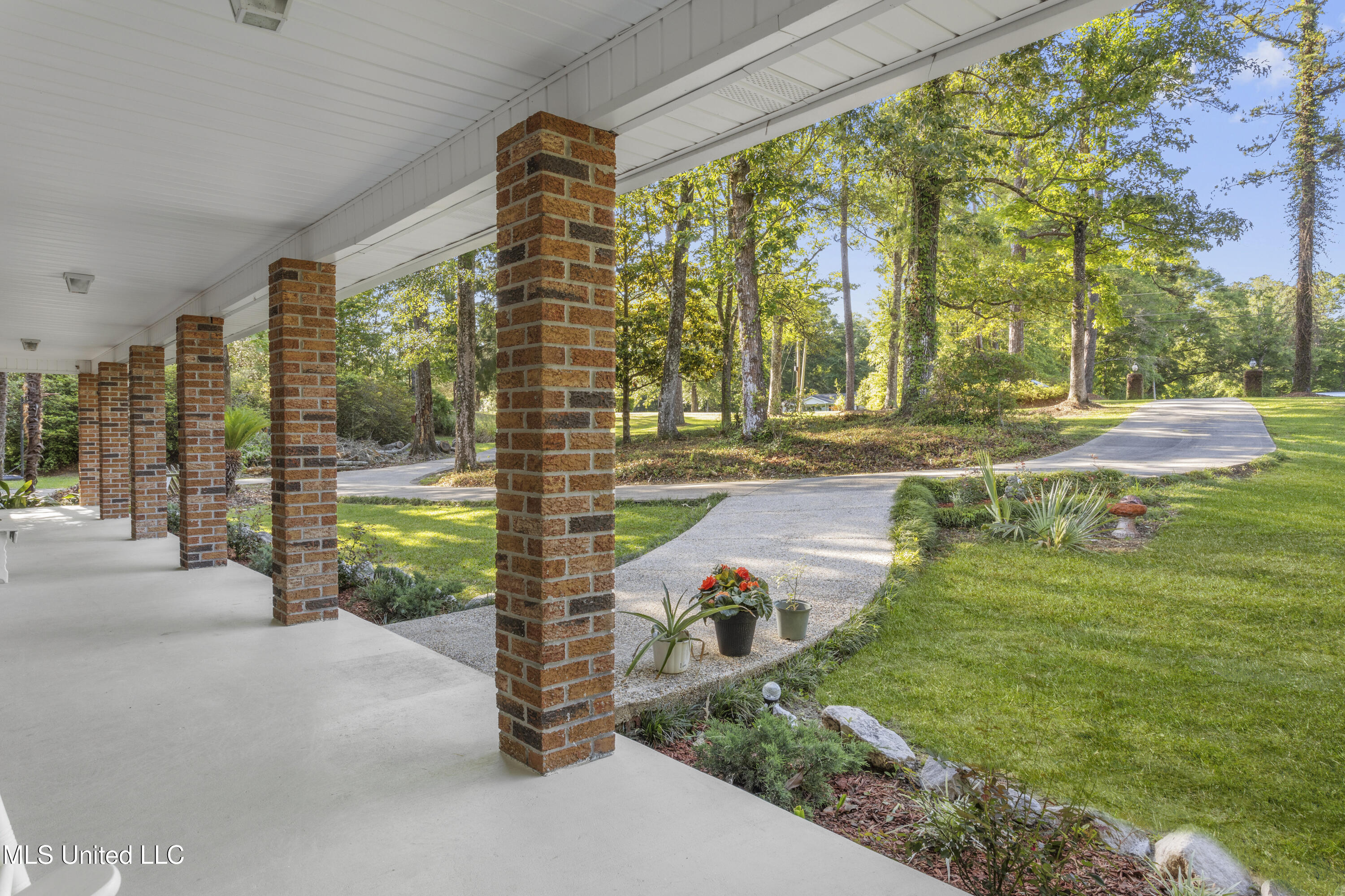 18517 George Cumbest Road, Moss Point, Mississippi image 5
