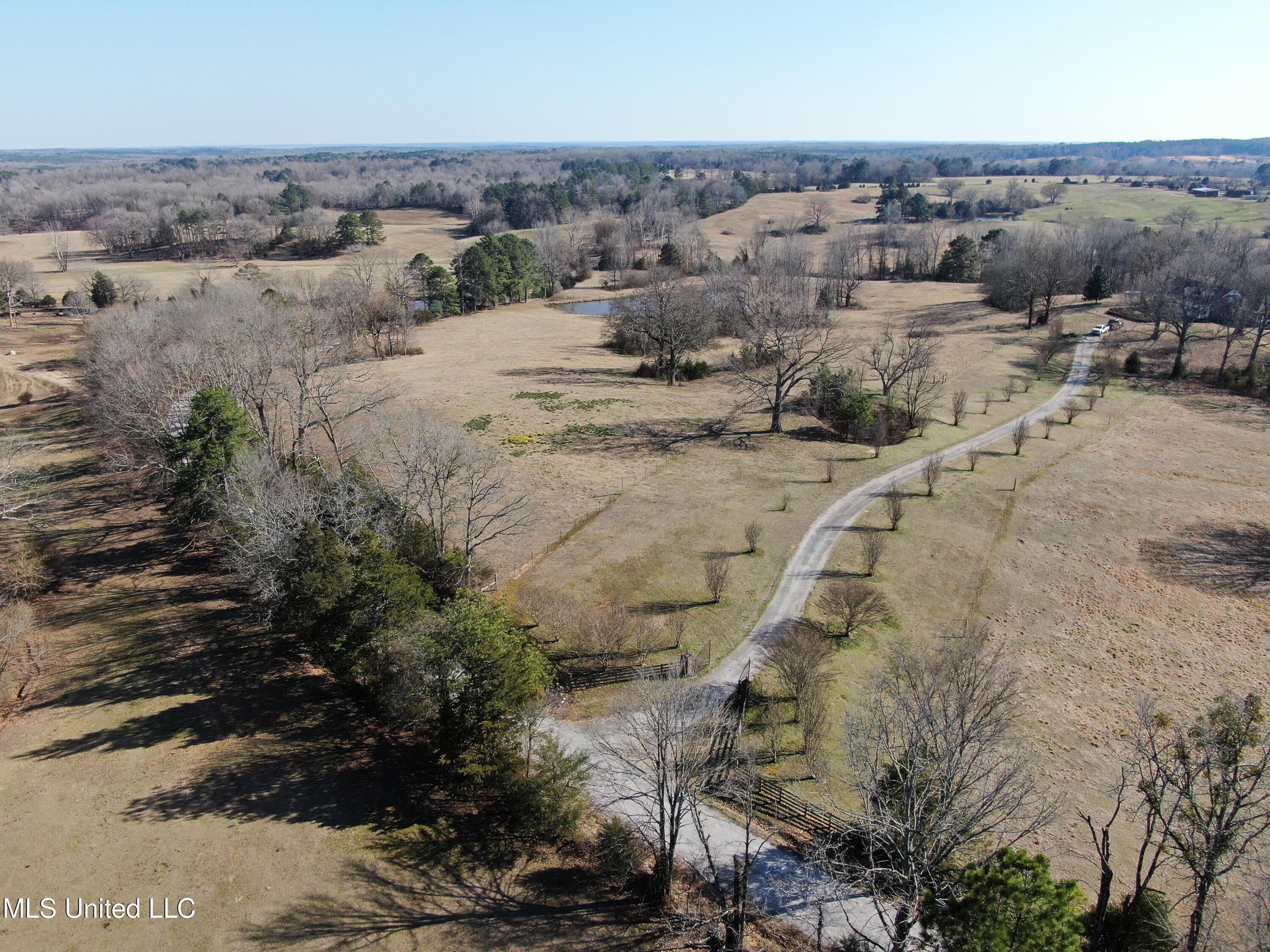 556 Thomas Road, Waterford, Mississippi image 37