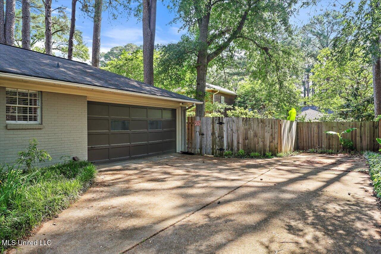 5346 Balmoral Drive, Jackson, Mississippi image 2