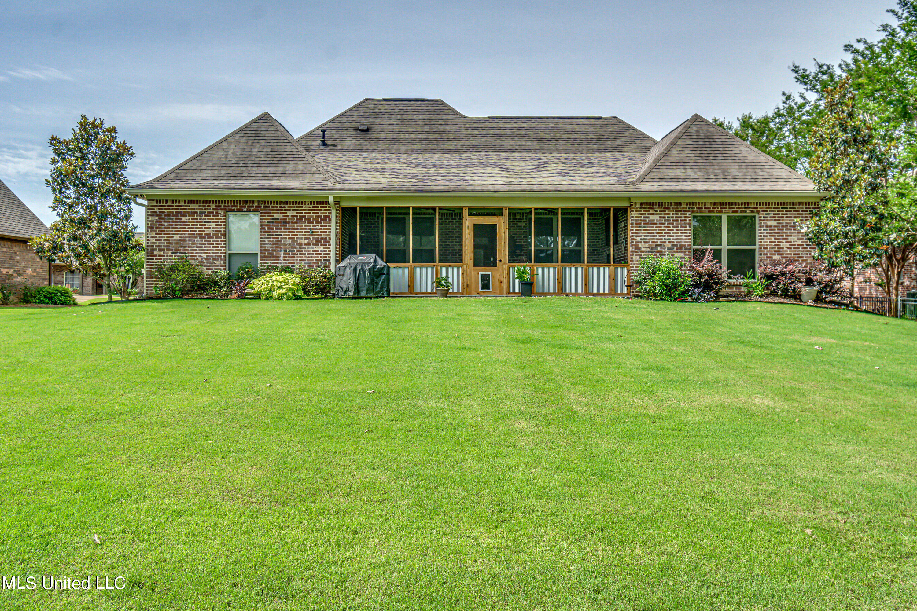 Canton, Mississippi 39046, United States, 4 Bedrooms Bedrooms, ,2 BathroomsBathrooms,Residential,Pending,56507