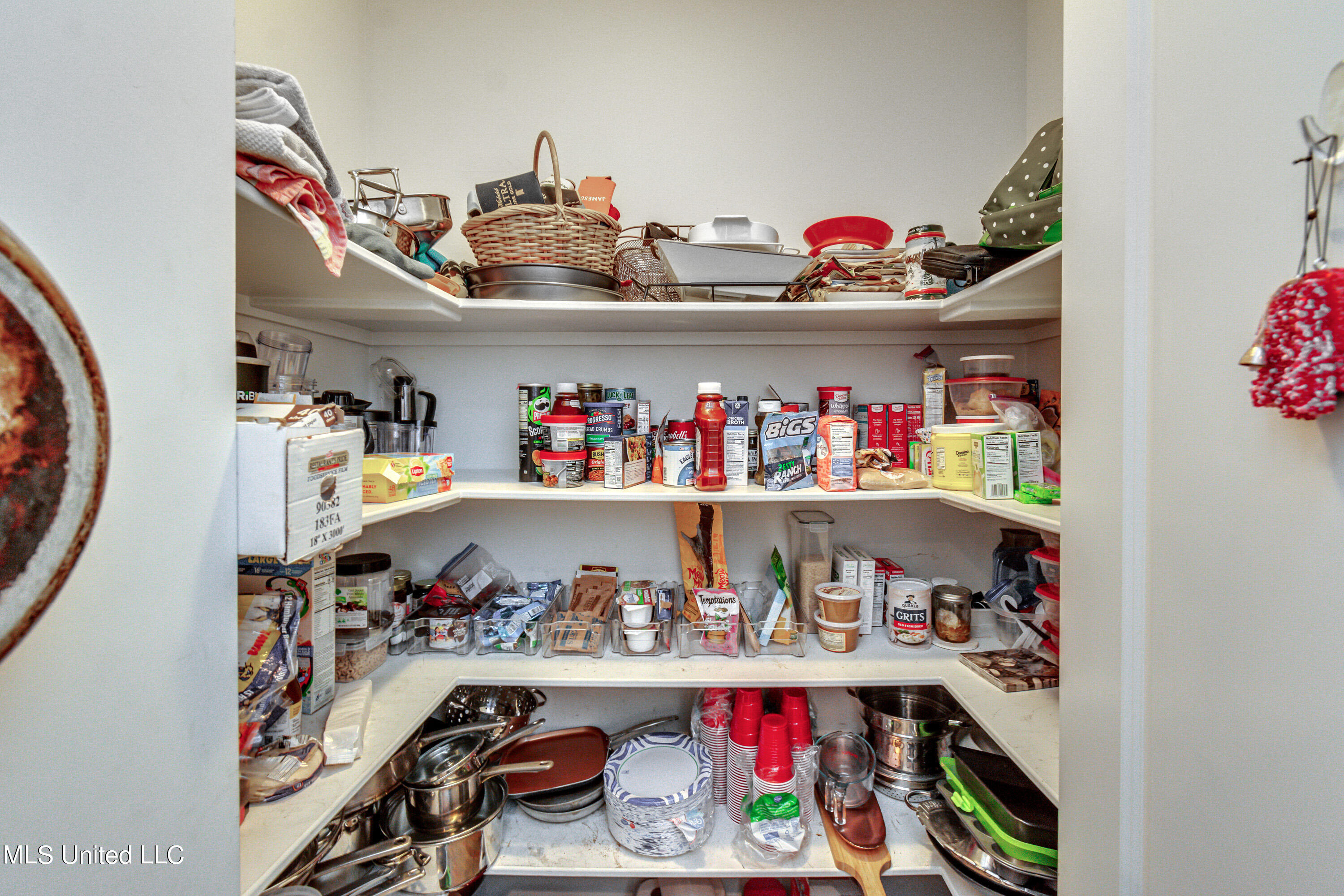 Canton, Mississippi 39046, United States, 4 Bedrooms Bedrooms, ,2 BathroomsBathrooms,Residential,Pending,56507