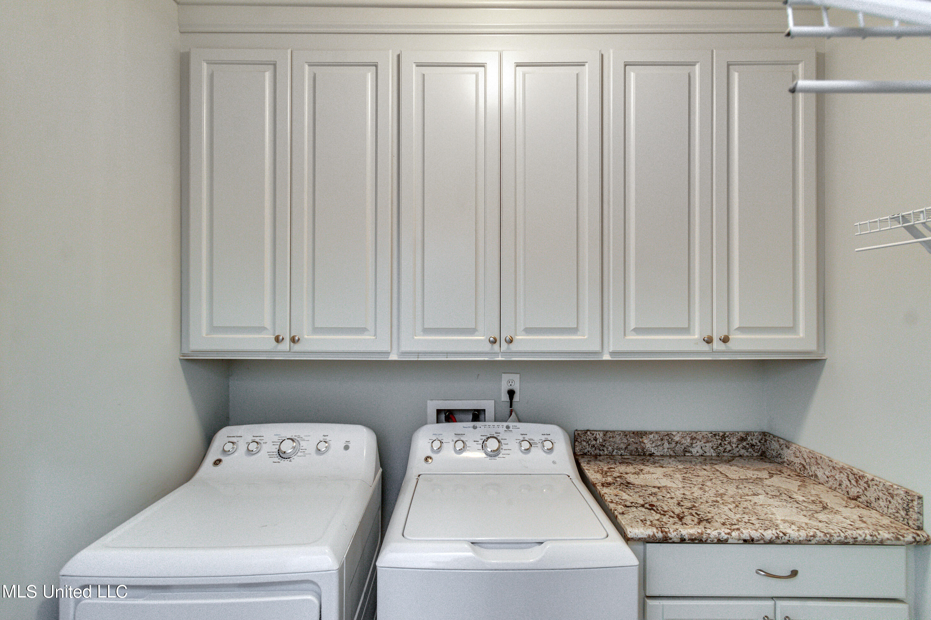 Canton, Mississippi 39046, United States, 4 Bedrooms Bedrooms, ,2 BathroomsBathrooms,Residential,Pending,56507