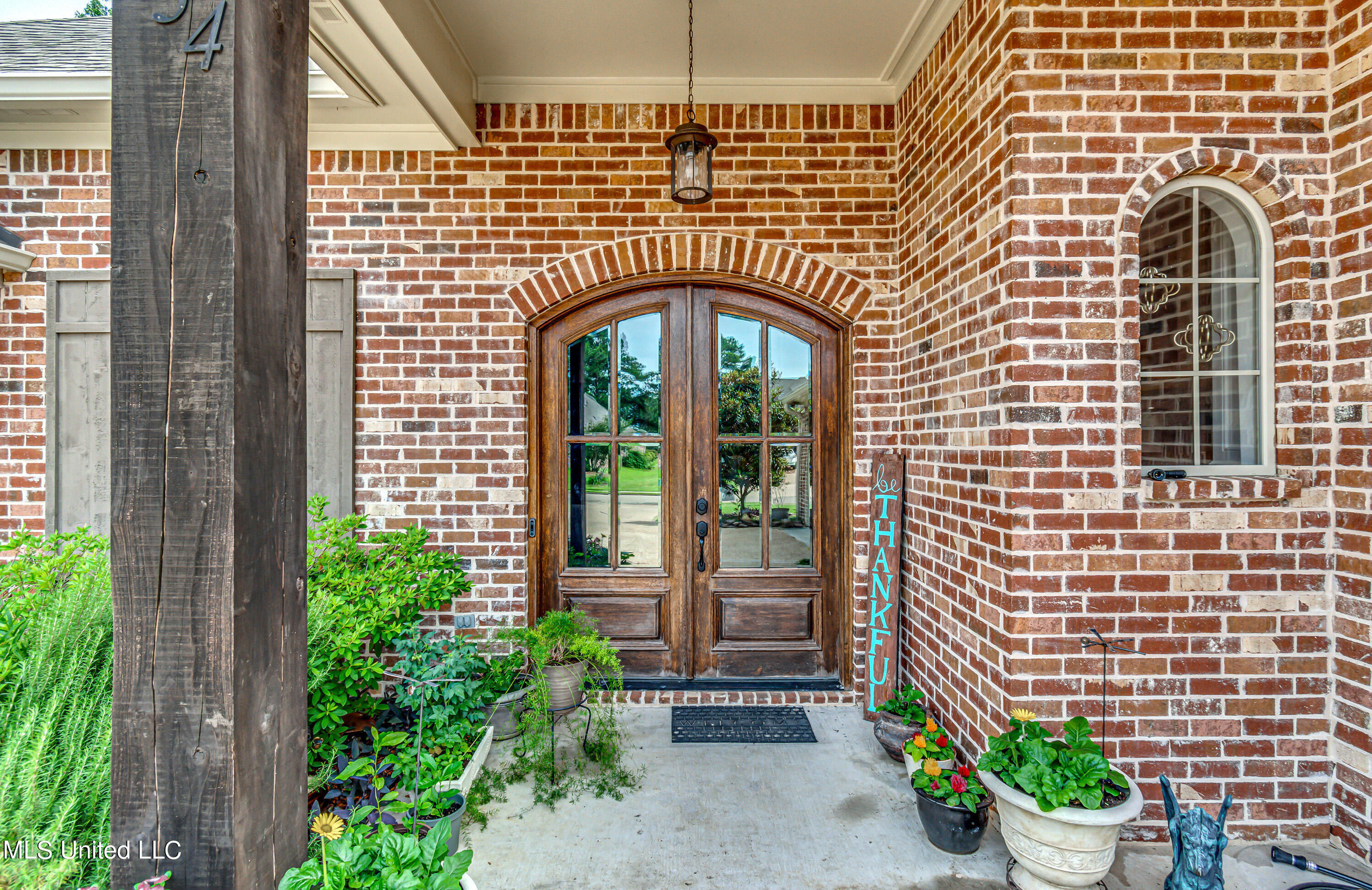 Canton, Mississippi 39046, United States, 4 Bedrooms Bedrooms, ,2 BathroomsBathrooms,Residential,Pending,56507