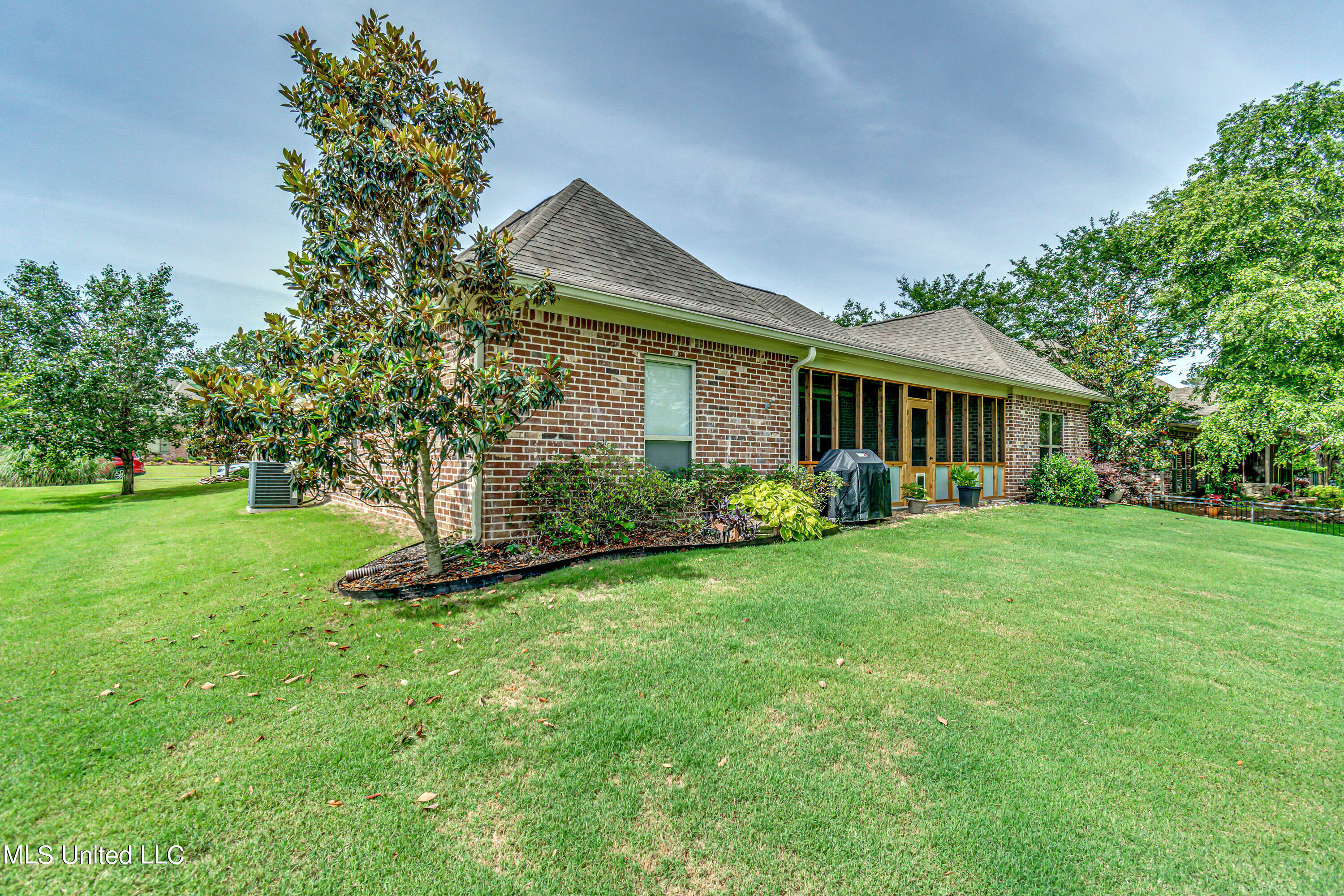 Canton, Mississippi 39046, United States, 4 Bedrooms Bedrooms, ,2 BathroomsBathrooms,Residential,Pending,56507