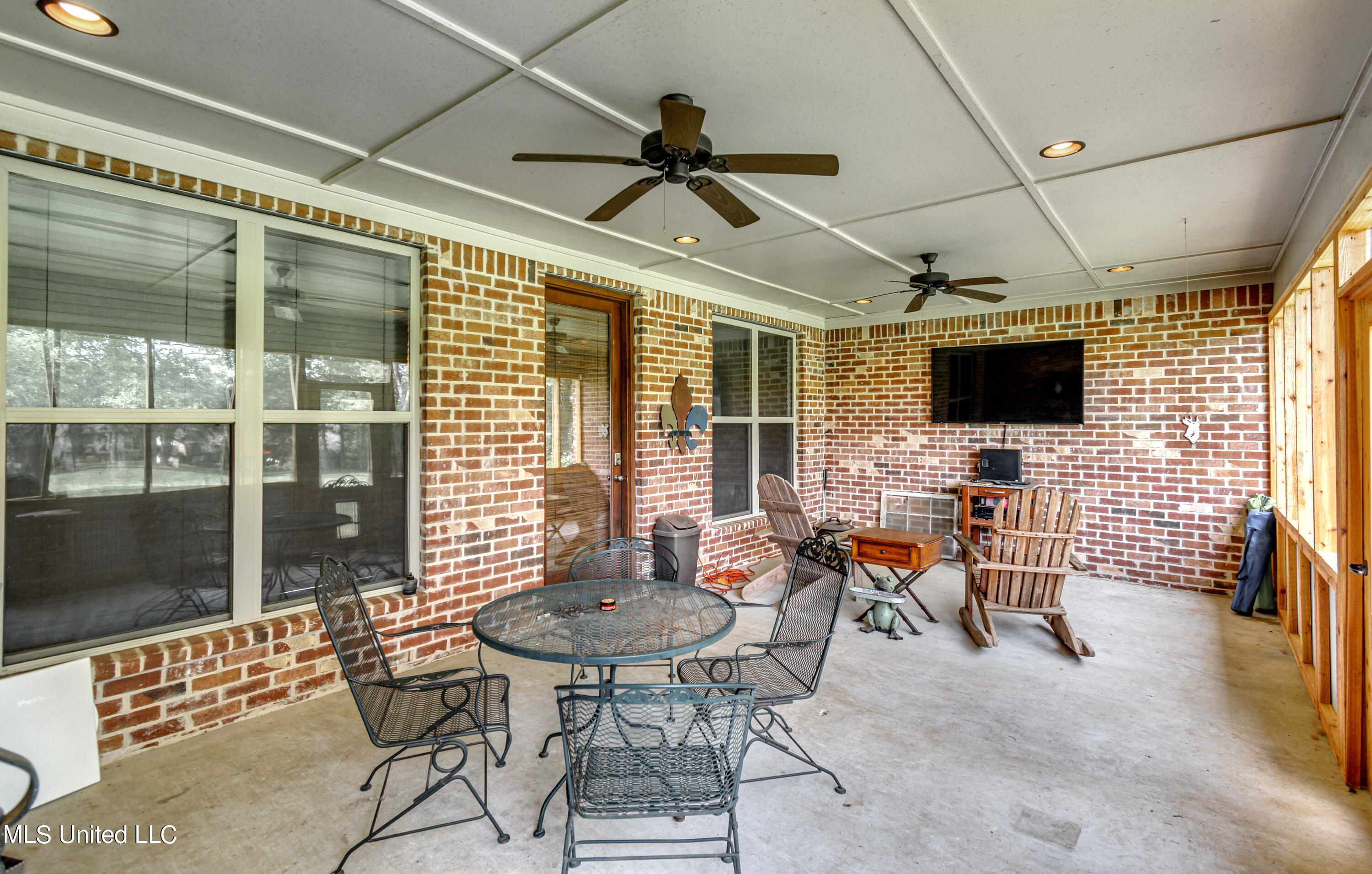 Canton, Mississippi 39046, United States, 4 Bedrooms Bedrooms, ,2 BathroomsBathrooms,Residential,Pending,56507