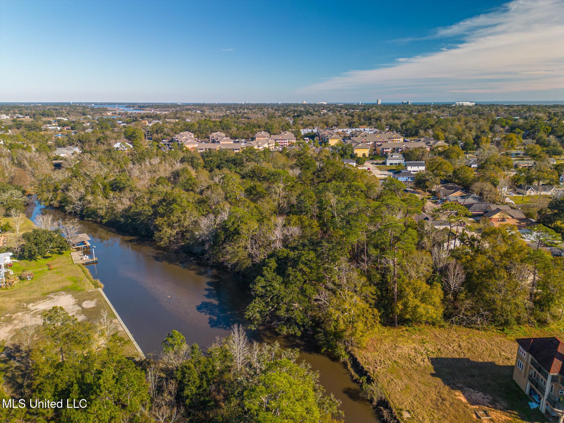 1017 Courthouse Road, Gulfport, Mississippi image 3