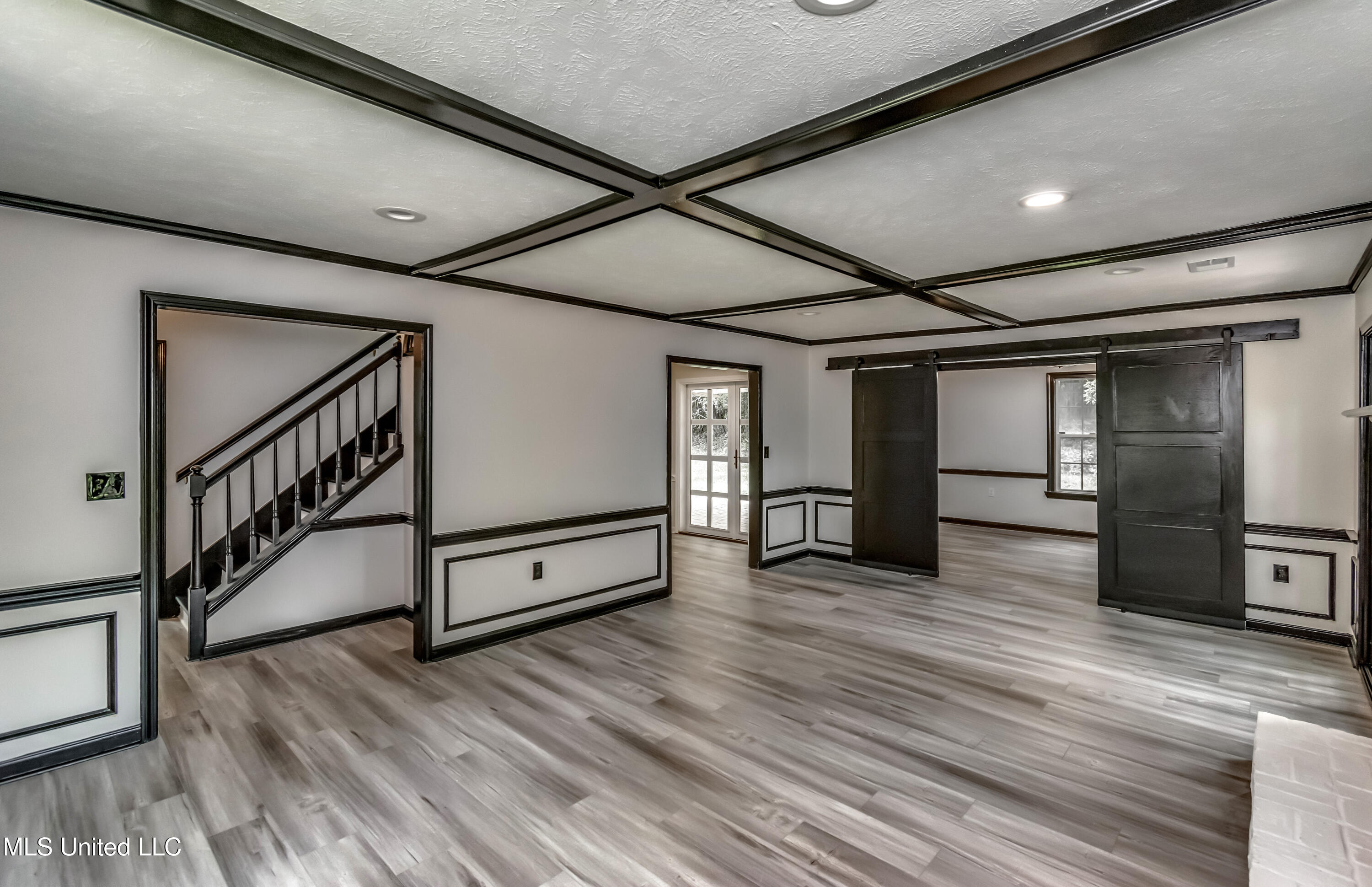 767 Sherwood Drive, Jackson, Mississippi image 9